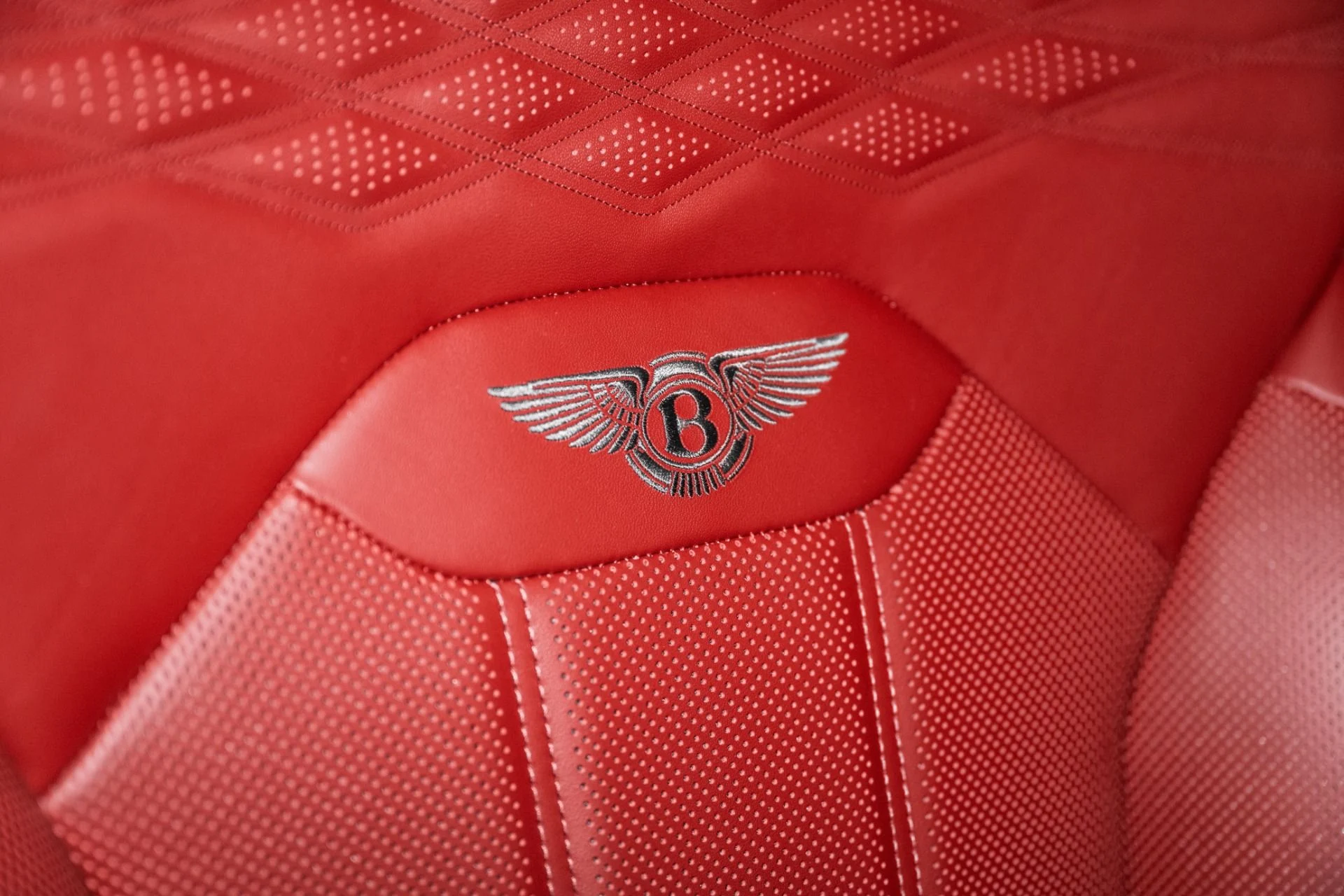 mph055_3477814038_New_2025_Bentley_BENTAYGA_EWB_AZURE_V8_Azure_V8_1749659689_4495ee8c0b