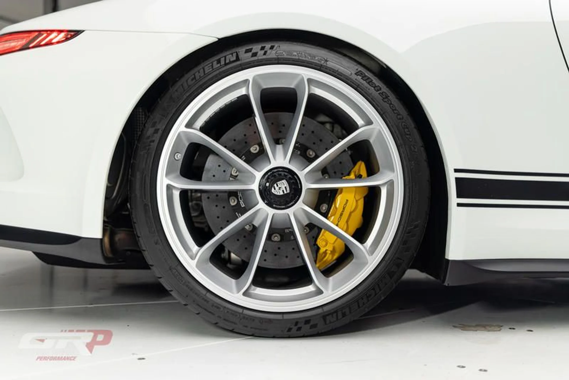 mph055_3488632990_DF_6_CD_7_B2_F0_F7_43_C8_8_F1_E_D84_C35_D2_F7_E6_8a4b569f77