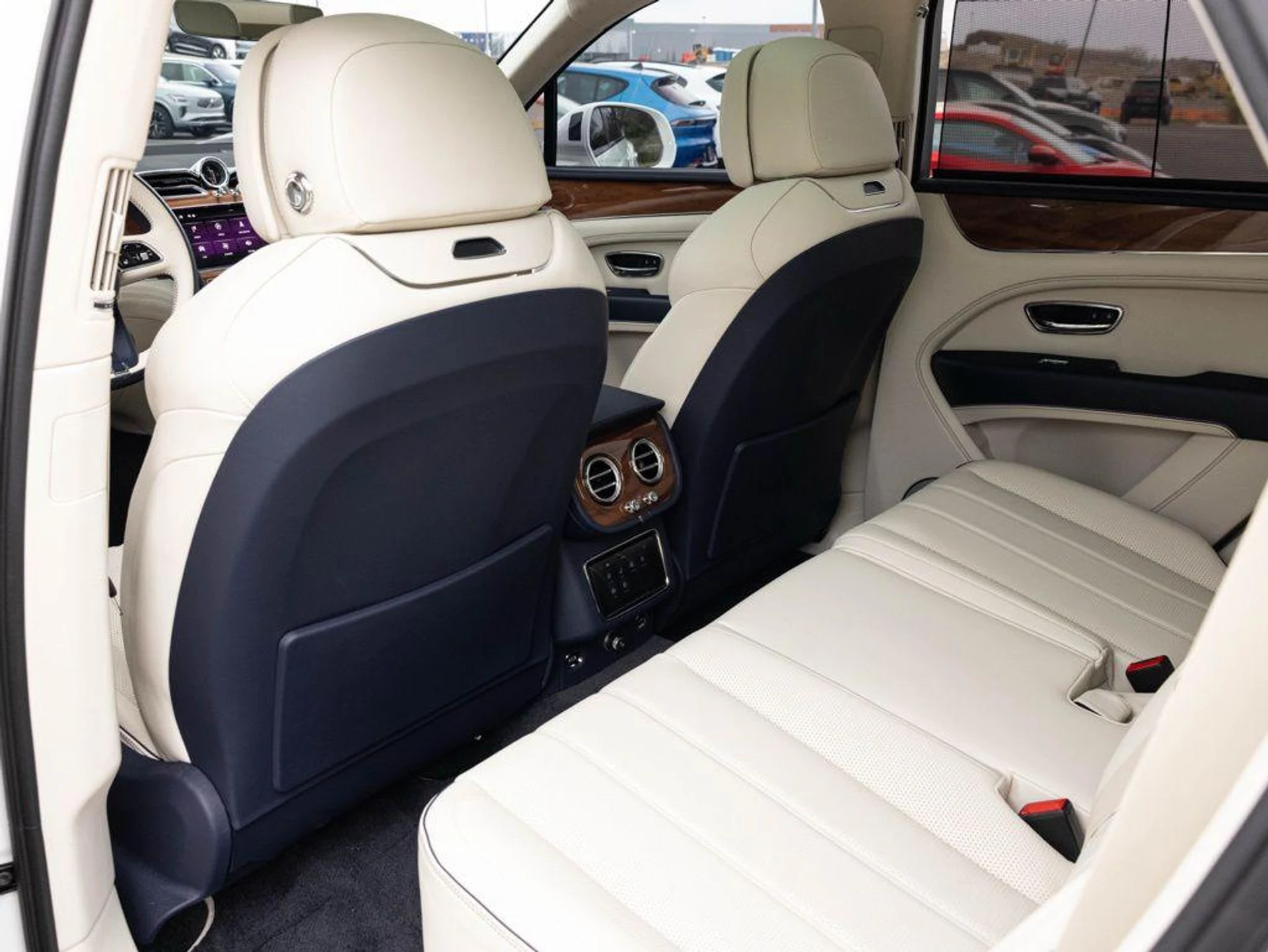 mph055_3534002012_505919897_69c7d82b966ffa5d8dbef1da_b1d8613bd0