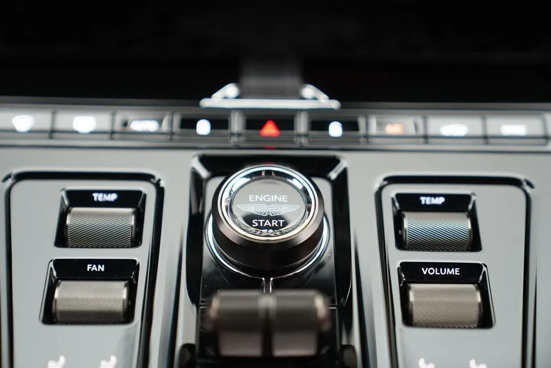 mph055_3563566715_v2j9id4cwazuvwlw7640essbook5_28a926f74d