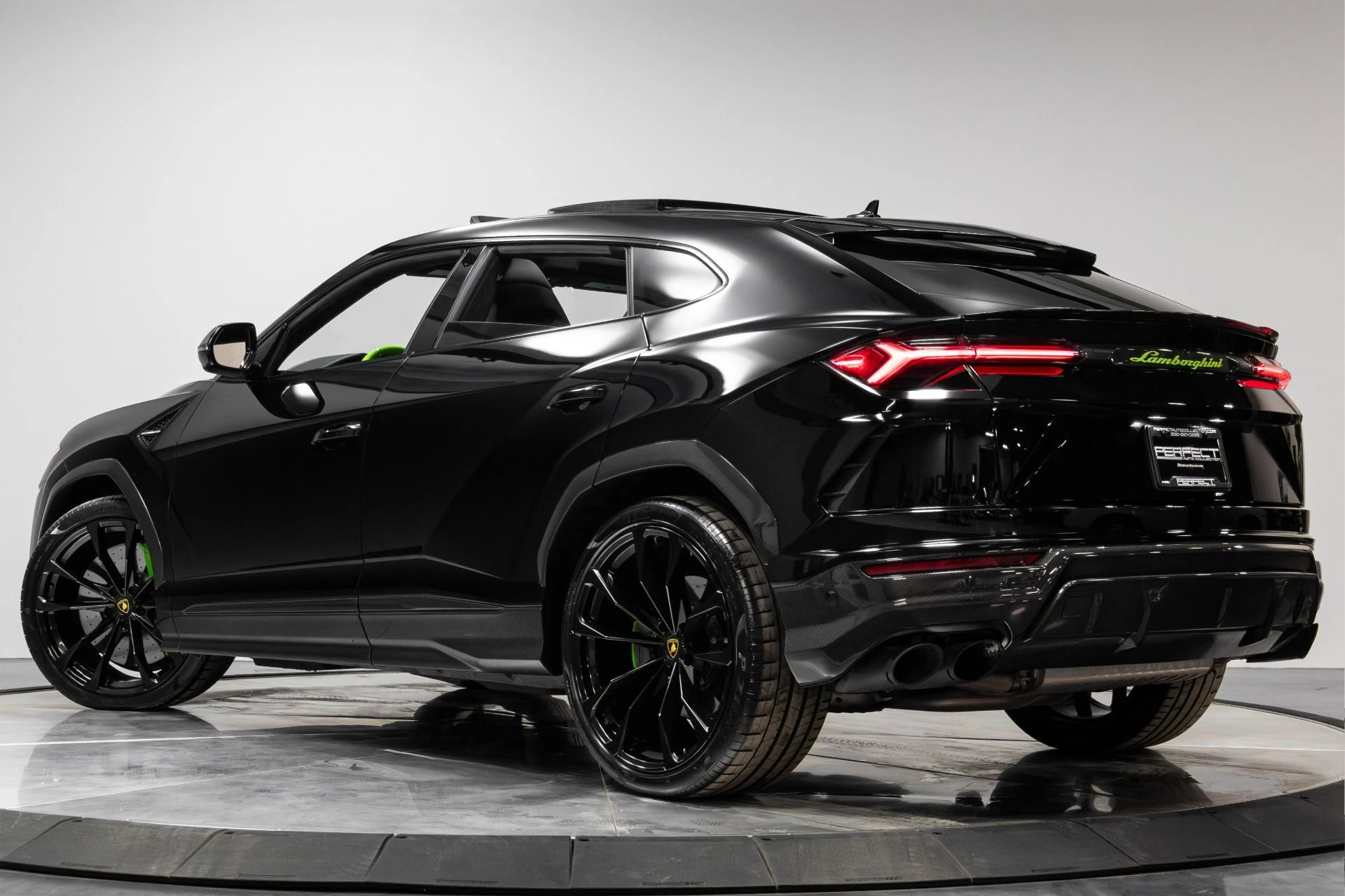 mph055_3568467454_Used_2022_Lamborghini_Urus_1771543126_99deef3e65