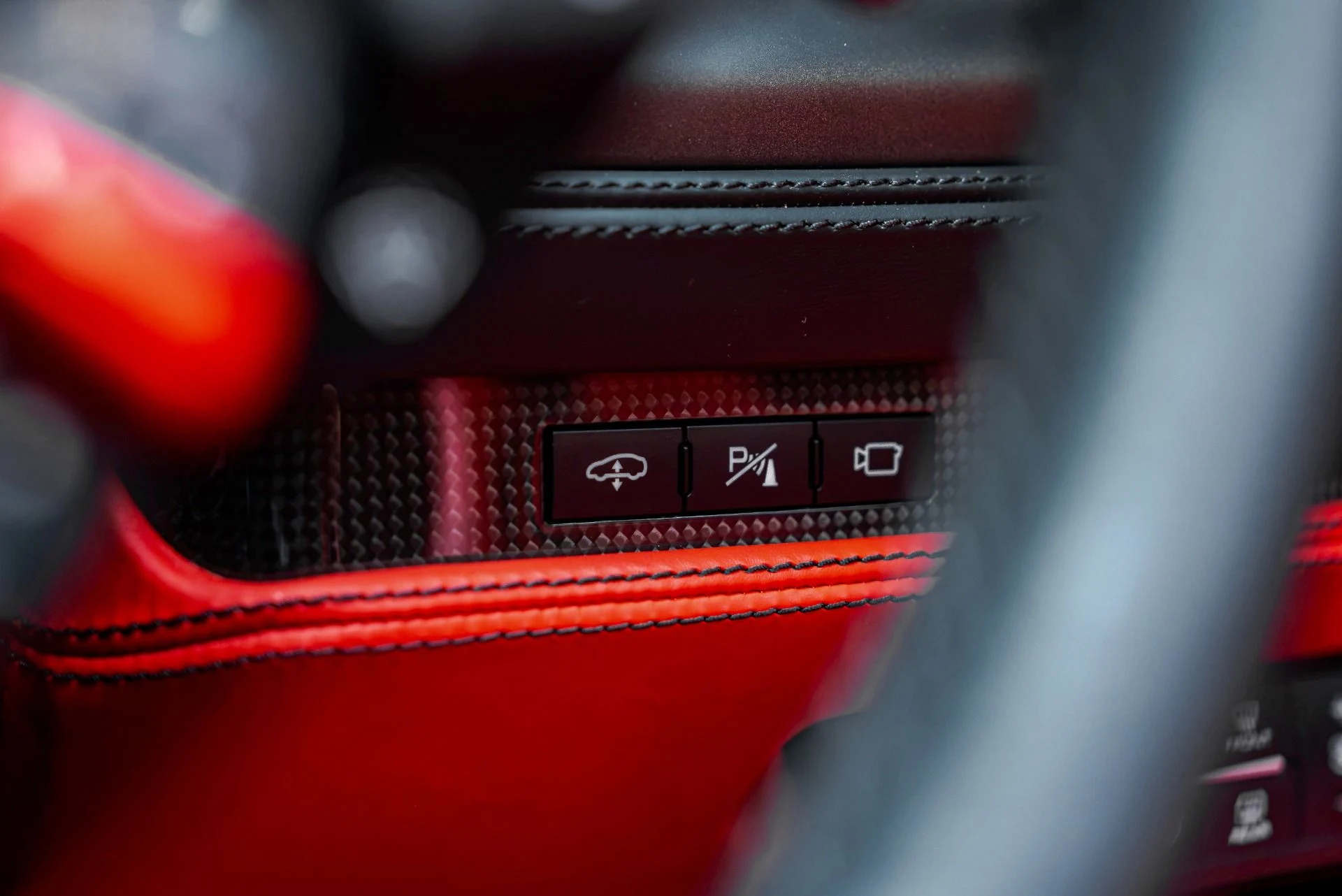 mph055_3603922131_Used_2022_Ferrari_F8_Spider_1788281699_6056711c01