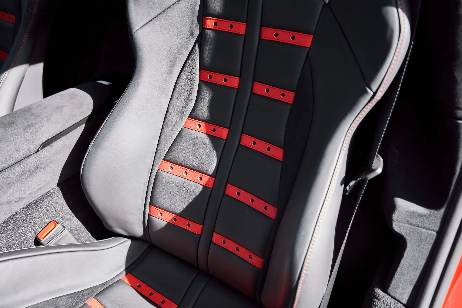 mph055_3641877790_Used_2025_Ferrari_12_Cilindri_1769824859_2fcc3dc3a7