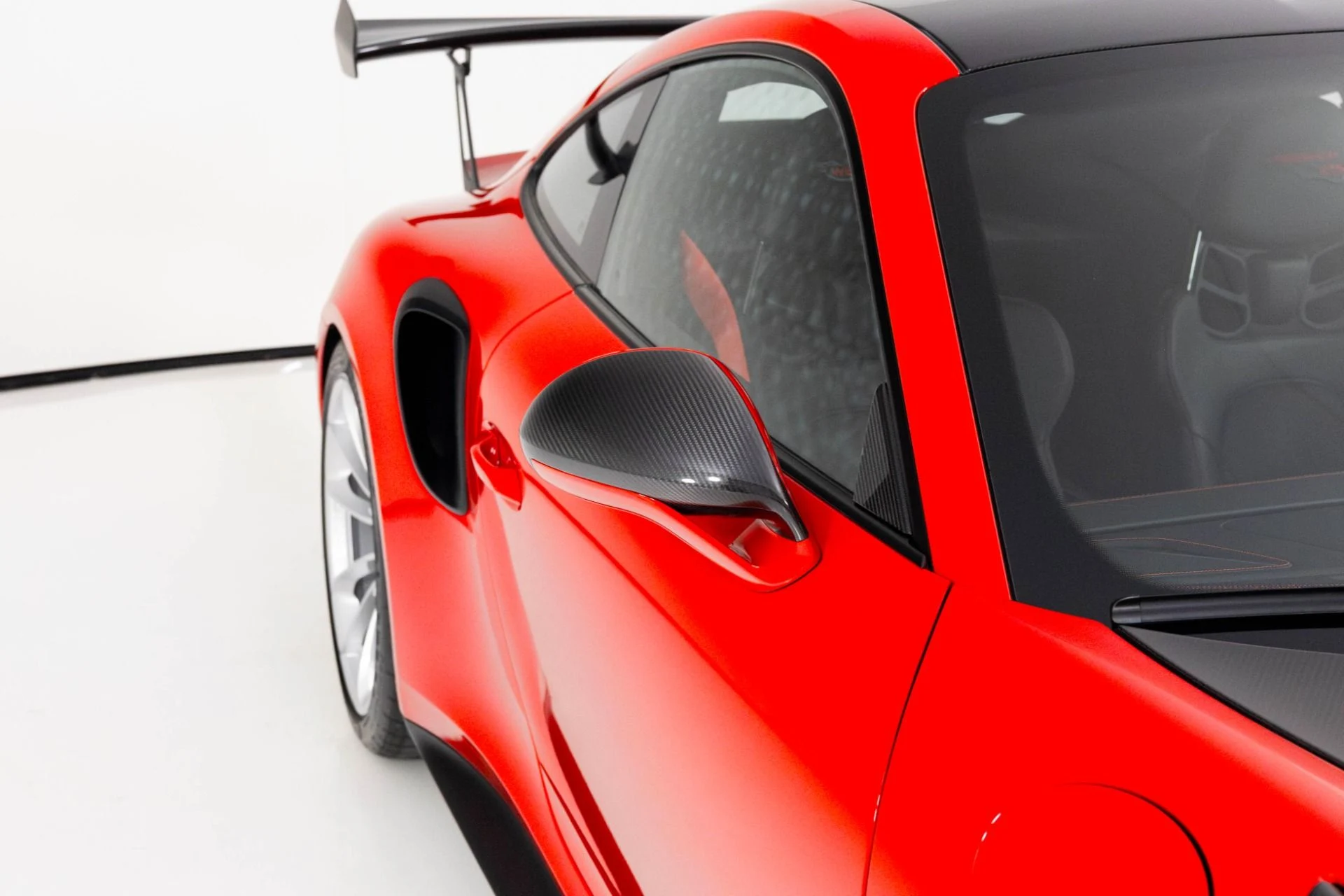 mph055_367459537_Used_2019_Porsche_911_GT_3_RS_1762190440_38476ffad1