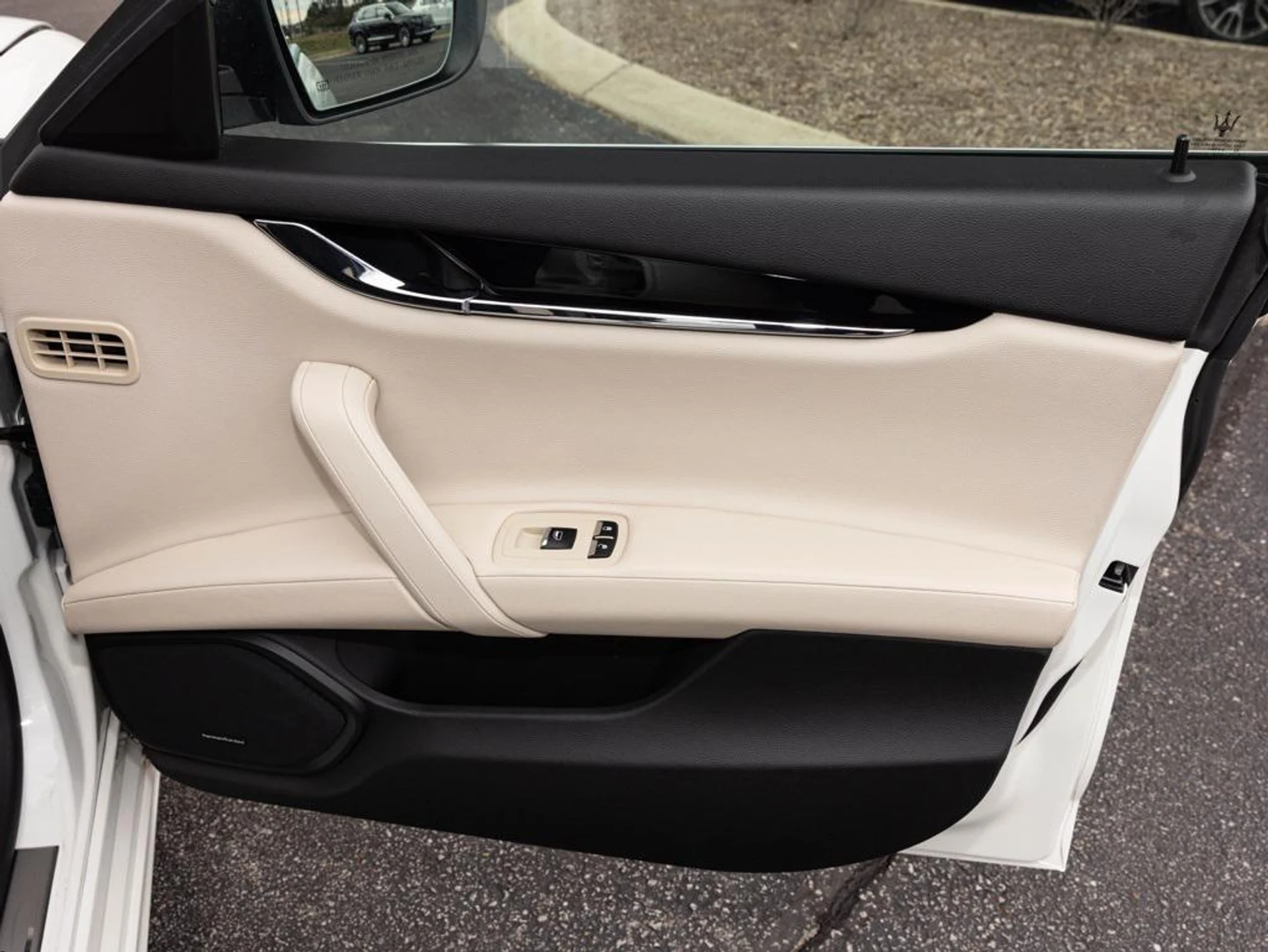 mph055_3678987041_472374605_6925efdf42064a968b9b85df_724c3ef860