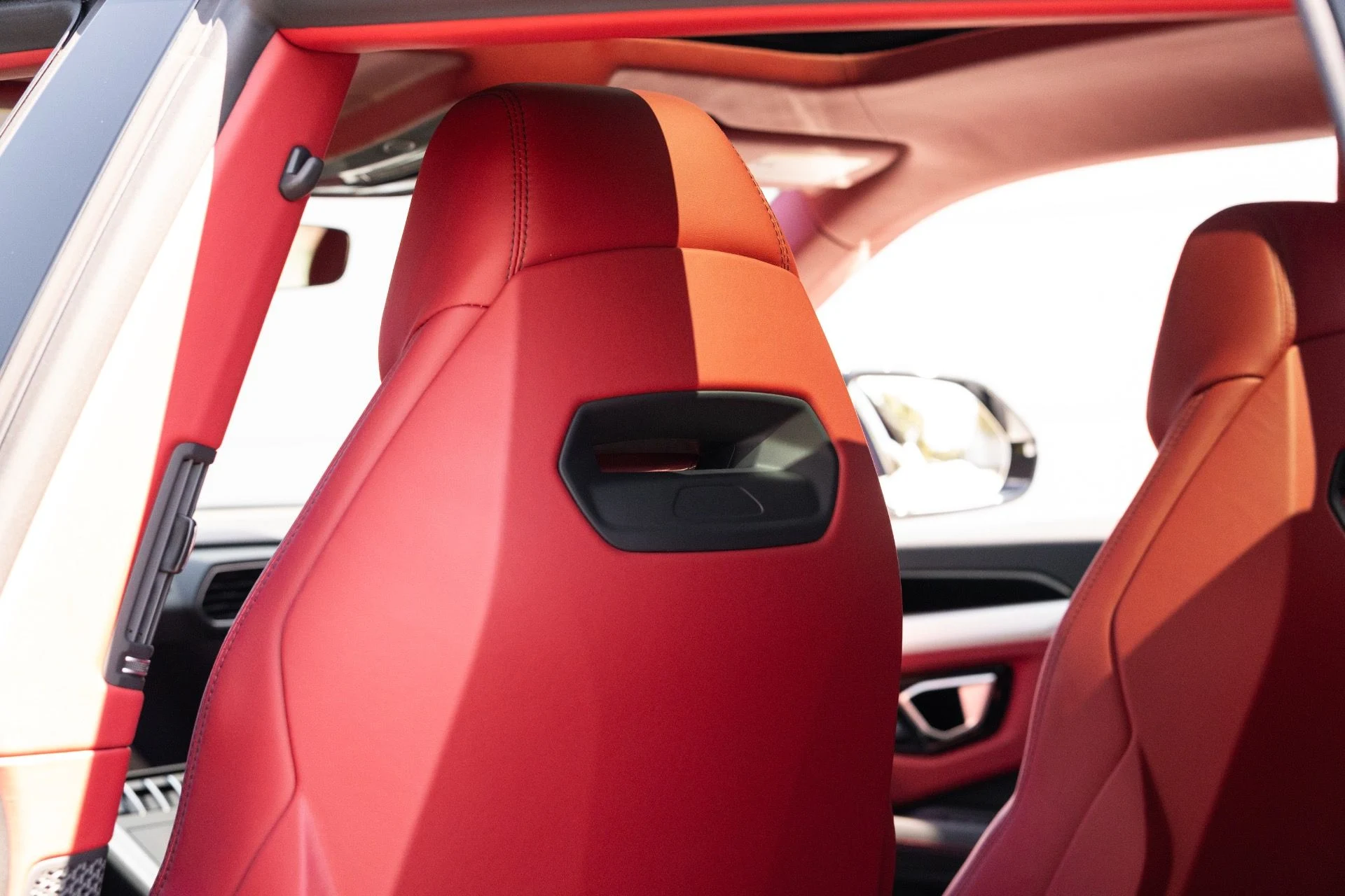 mph055_371346717_Used_2022_Lamborghini_Urus_1770690392_8dbf47b3a7