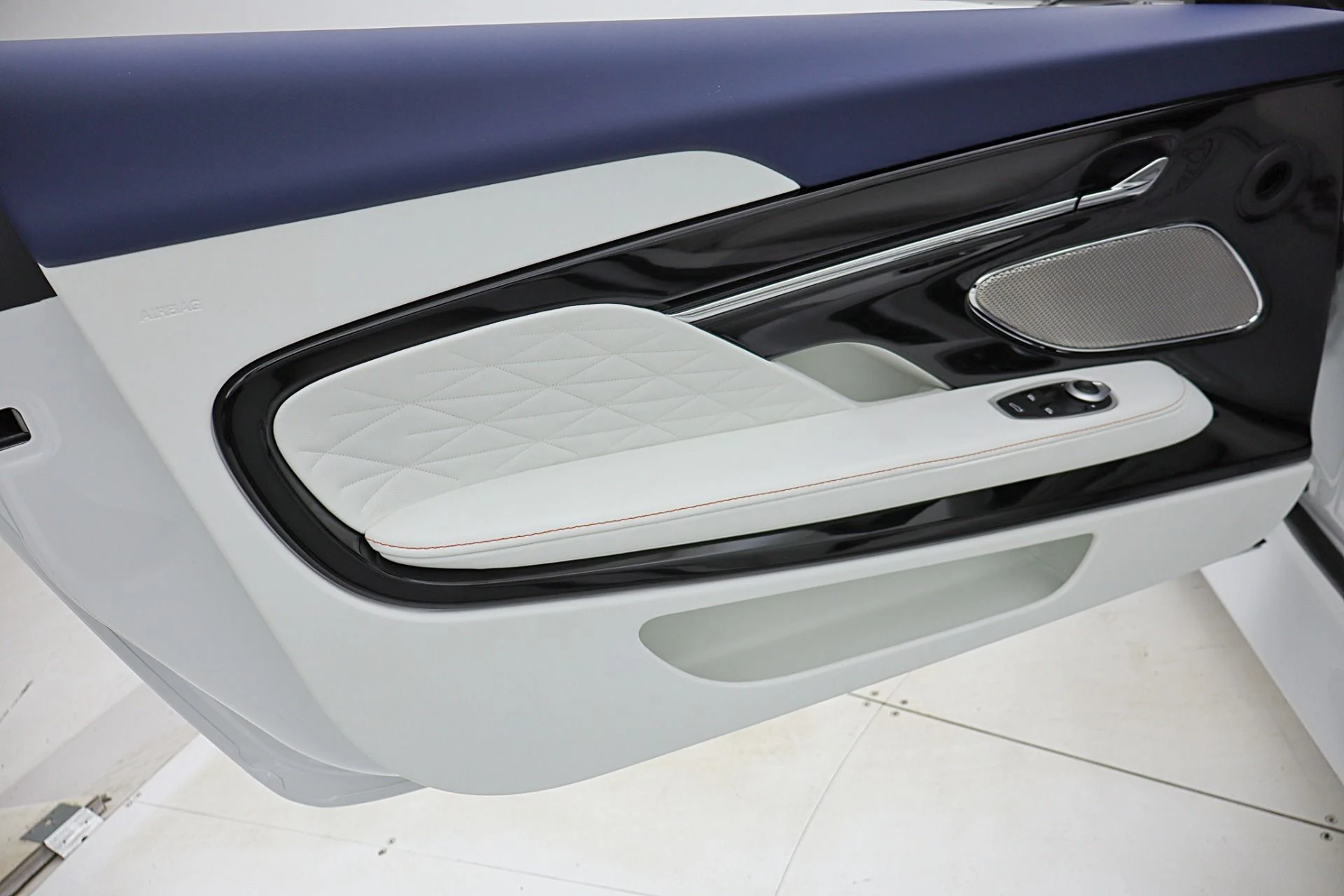 mph055_3739807236_Used_2026_Aston_Martin_DB_12_Volante_b7582c266b