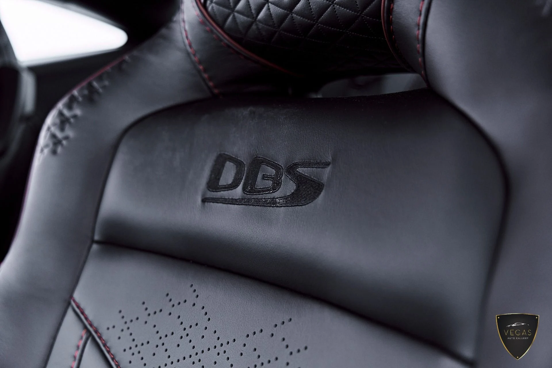 mph055_3755413315_Used_2021_Aston_Martin_DBS_Superleggera_1785181574_6f9b4fdfbc