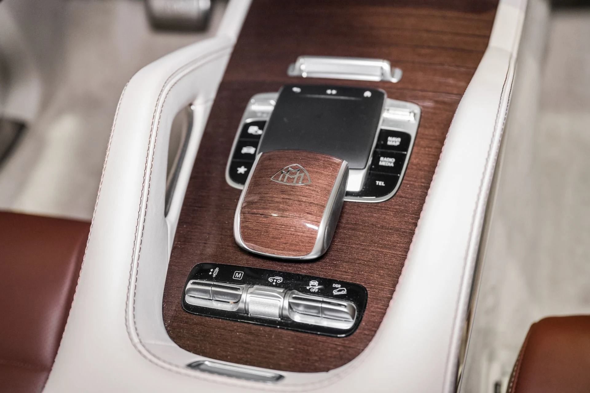 mph055_3758975719_Used_2022_Mercedes_Benz_GLS_Maybach_GLS_600_1761673303_1645cec350