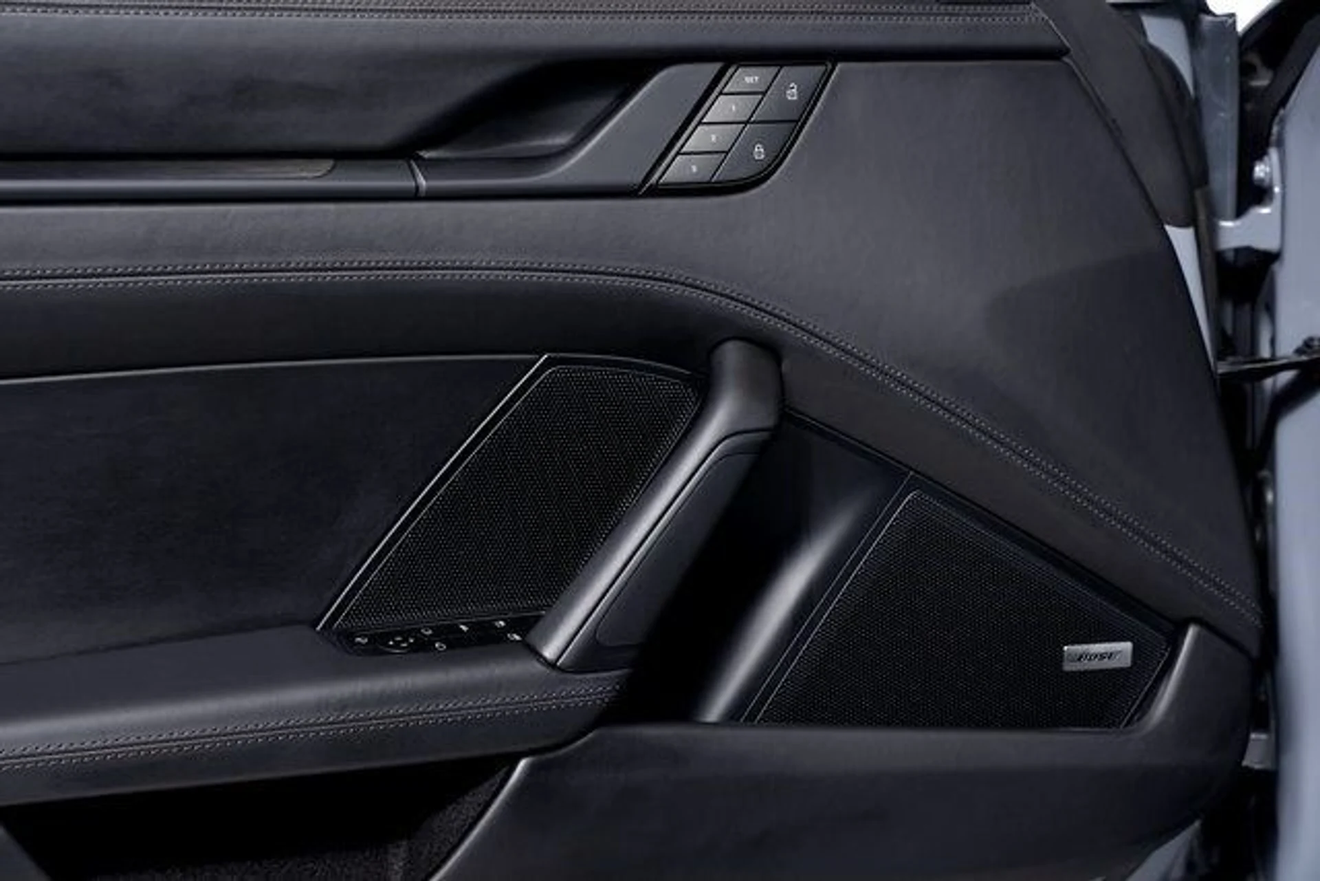 mph055_3817344732_3fd182769be73b5370372f33333799e8x_a4b18b7472