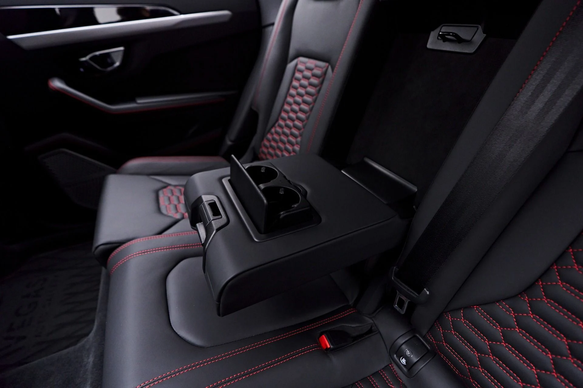 mph055_3850850953_Used_2022_Lamborghini_Urus_1753311555_3aa7518133