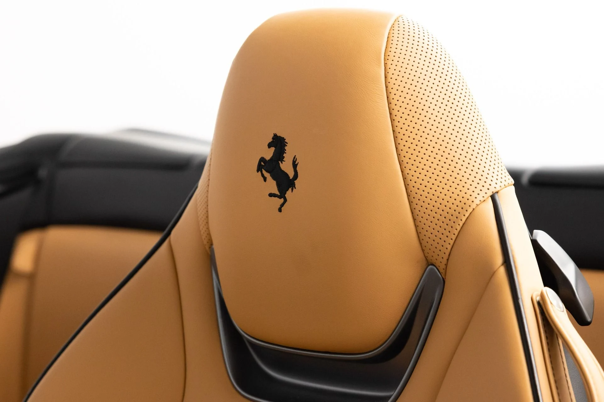 mph055_3851322472_Used_2019_Ferrari_Portofino_1784318320_ddb4f30d12