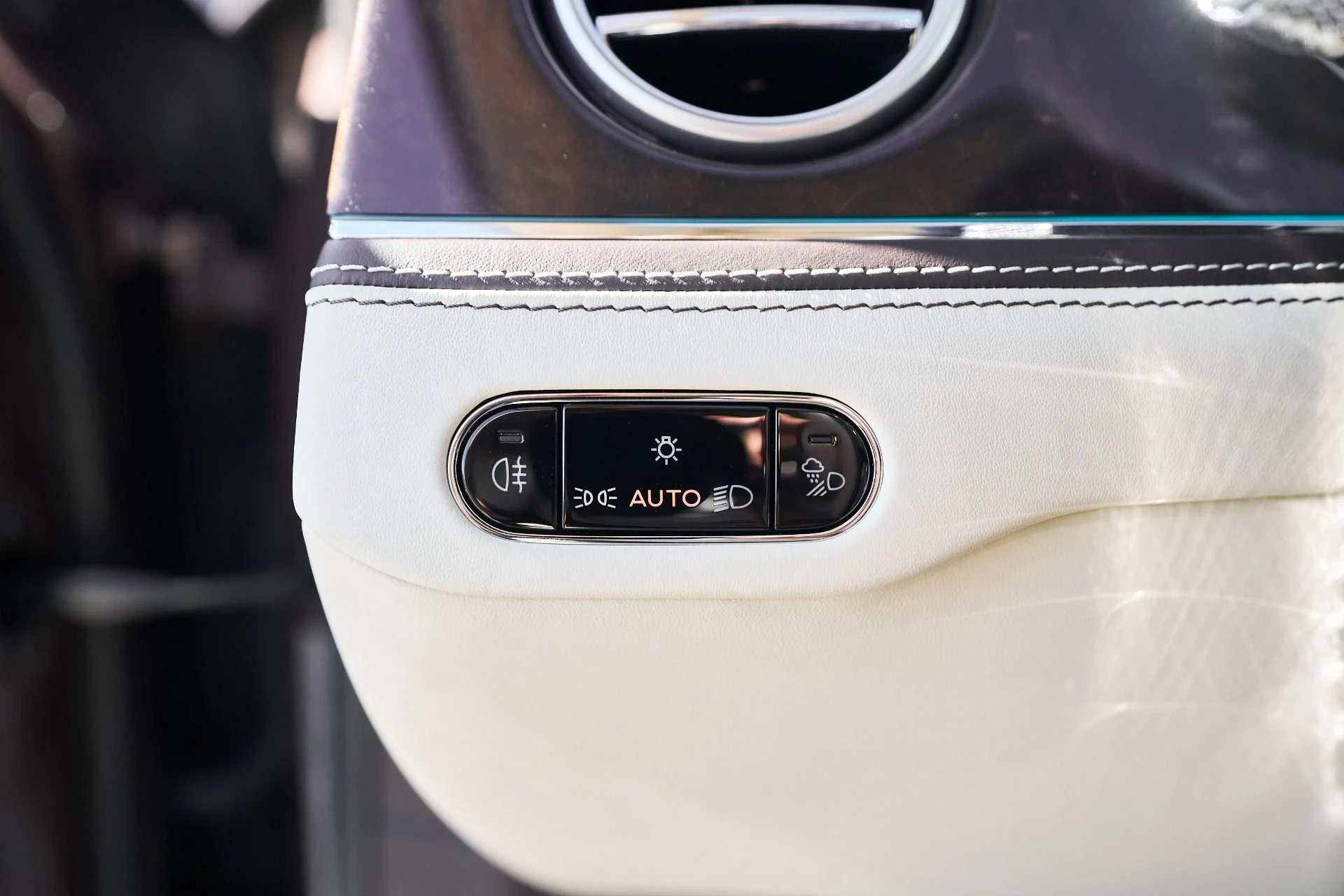 mph055_3894724344_Used_2025_Bentley_Flying_Spur_Speed_1762569256_d2b190e9df