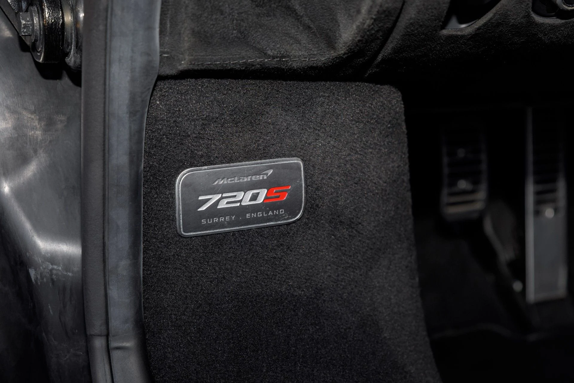 mph055_3900377812_654_p56_l_116099e6c8