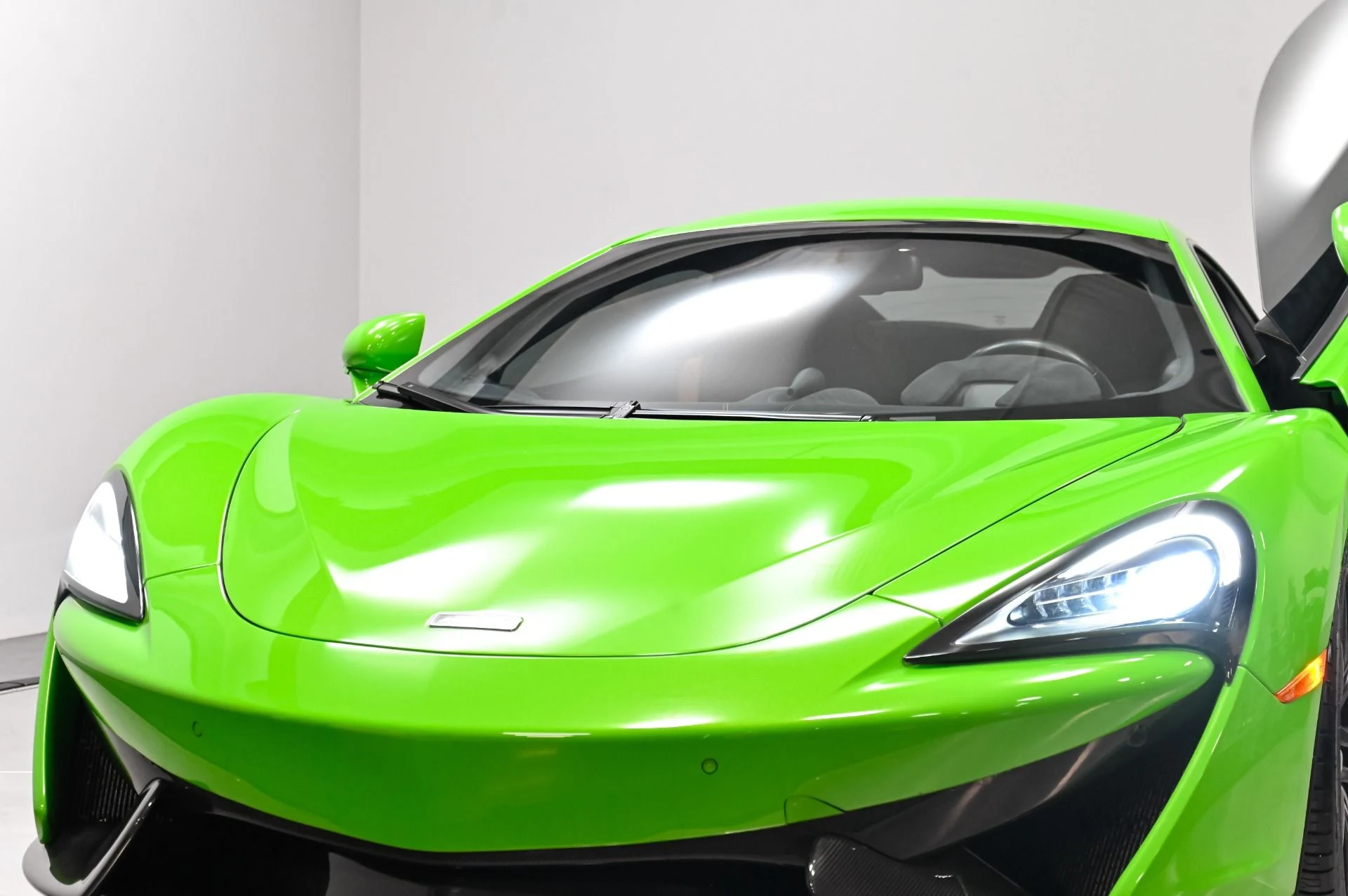 mph055_4016784017_Used_2016_Mc_Laren_570_S_Base_1792437916_3f24c11ff0