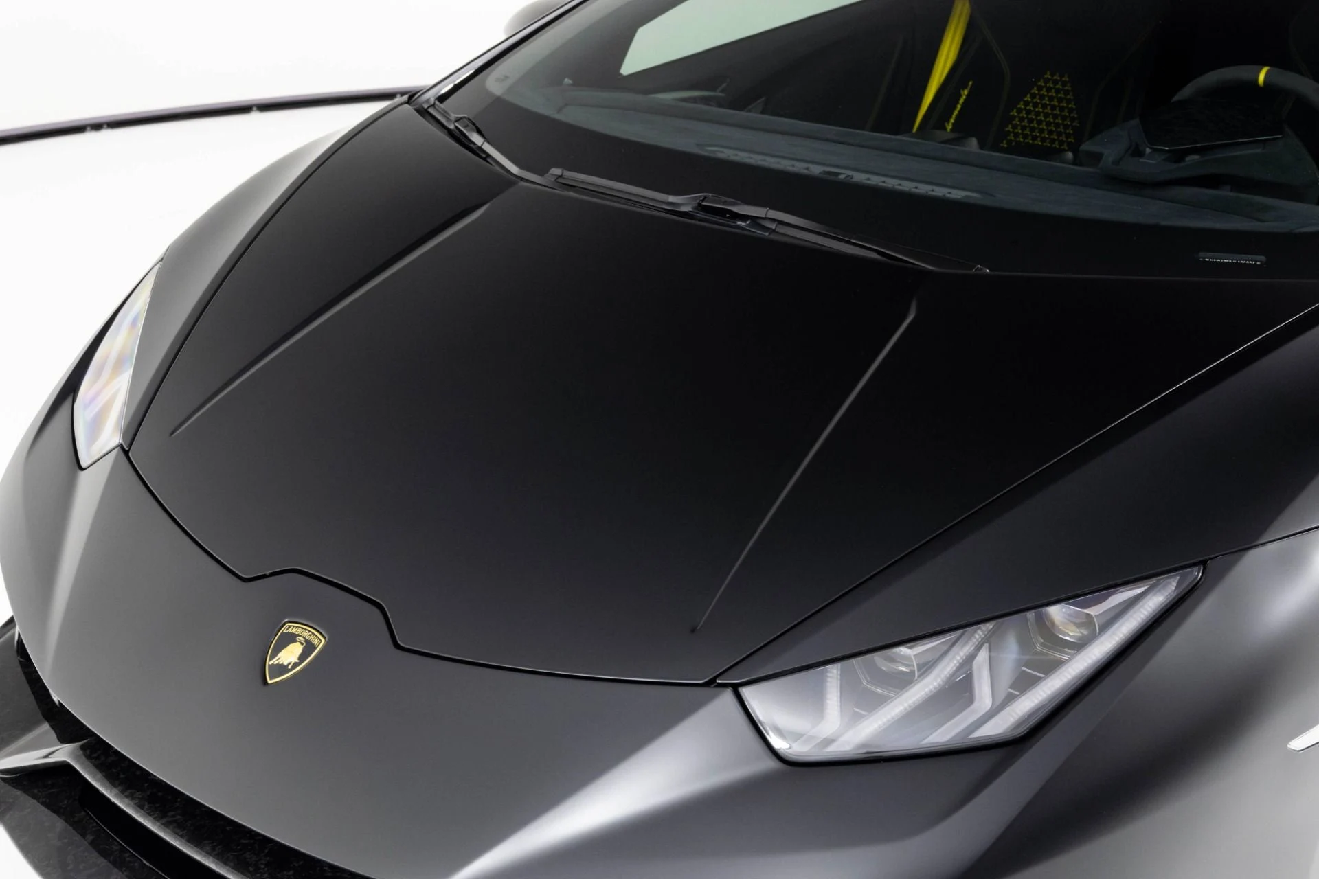 mph055_40381914_Used_2018_Lamborghini_Huracan_Performante_1762565930_a1272e7322