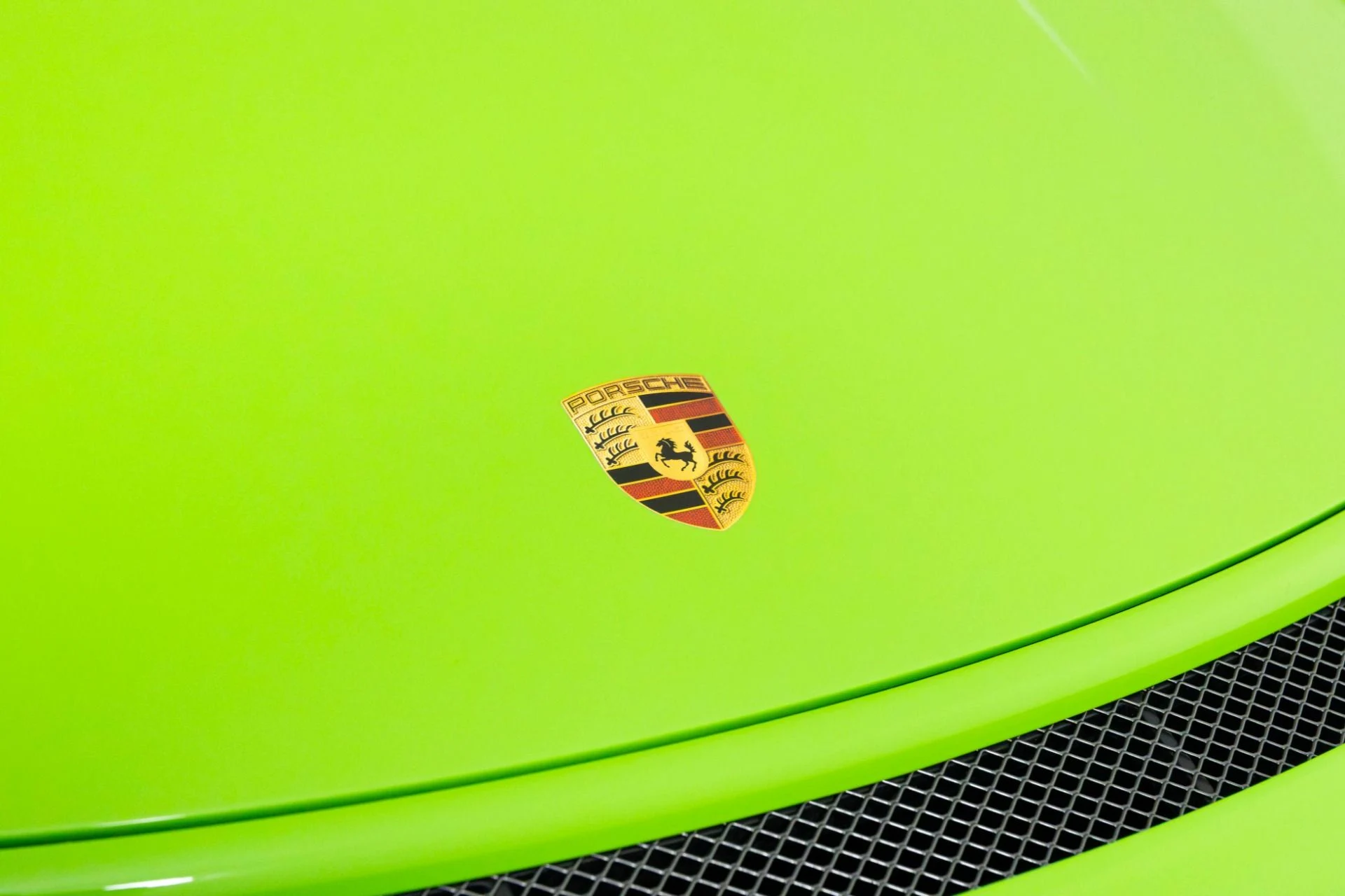 mph055_4041178285_Used_2019_Porsche_911_GT_3_RS_1763595303_87673cb974