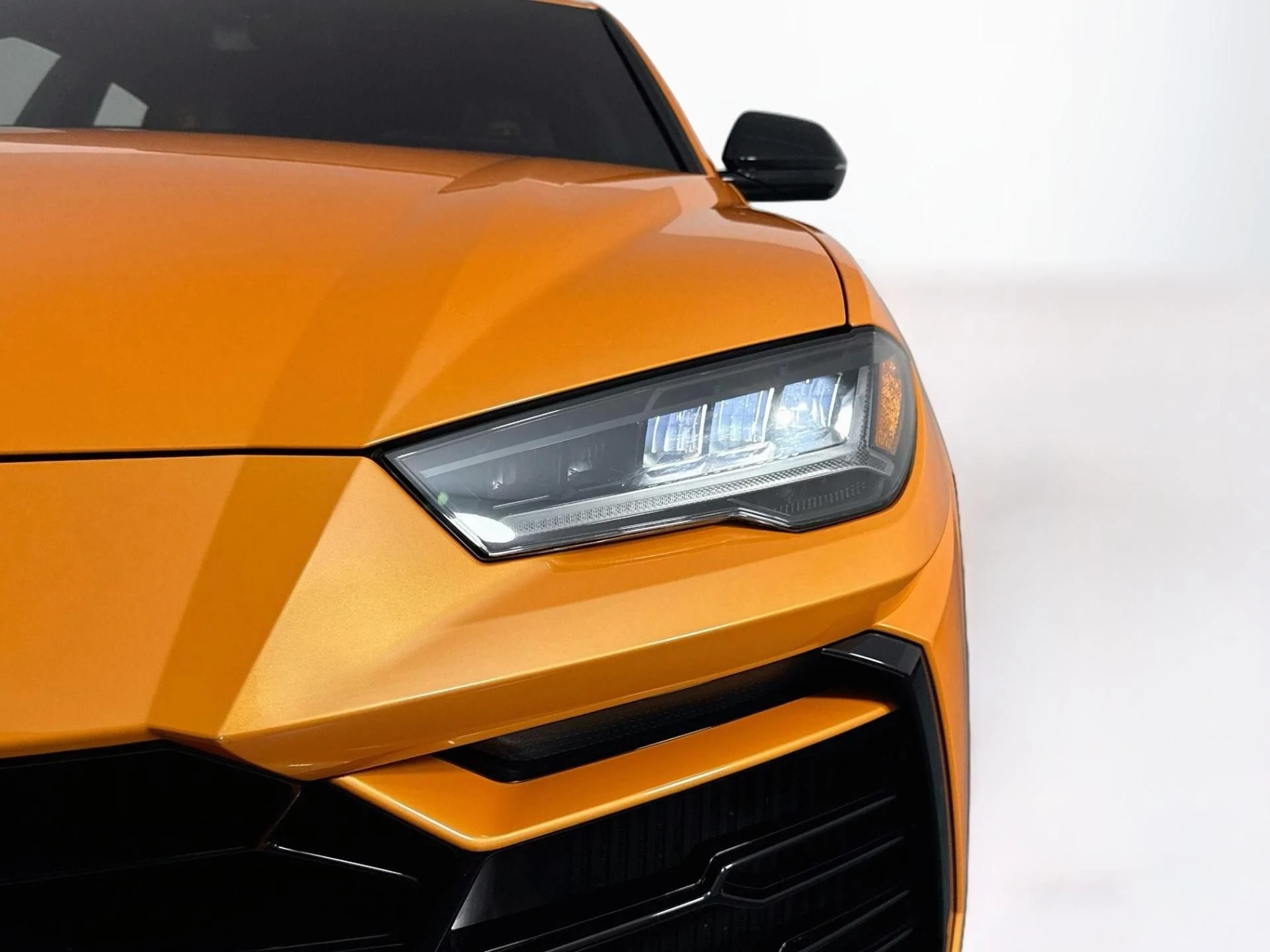 mph055_4043461873_Used_2022_Lamborghini_Urus_1790289792_9c6012482f