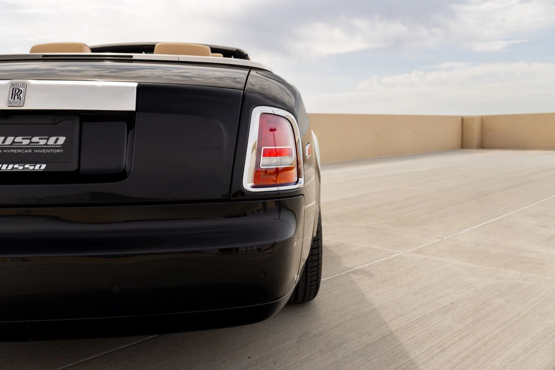 mph055_4049276097_Used_2009_Rolls_Royce_Phantom_Drophead_Coupe_1775064191_61dc28074d