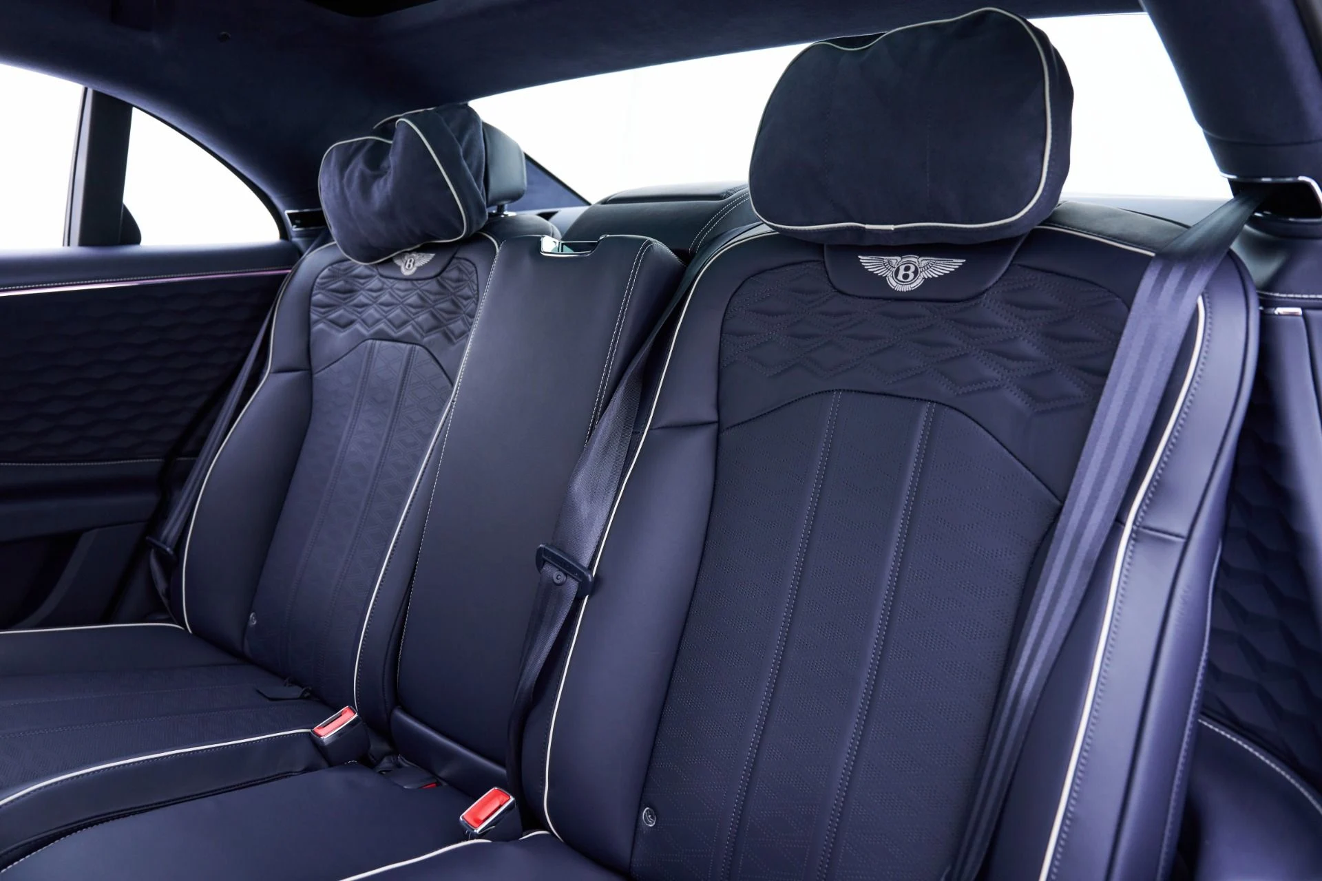 mph055_4095451633_Used_2025_Bentley_Flying_Spur_Speed_1792601279_f30eeaee7d