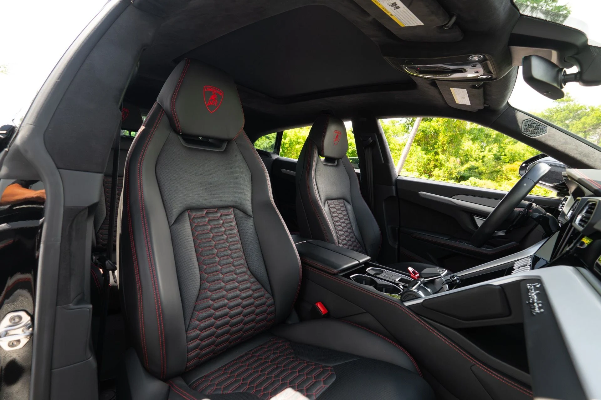 mph055_4098670015_Used_2020_Lamborghini_Urus_1758836559_bf6ad7f29d