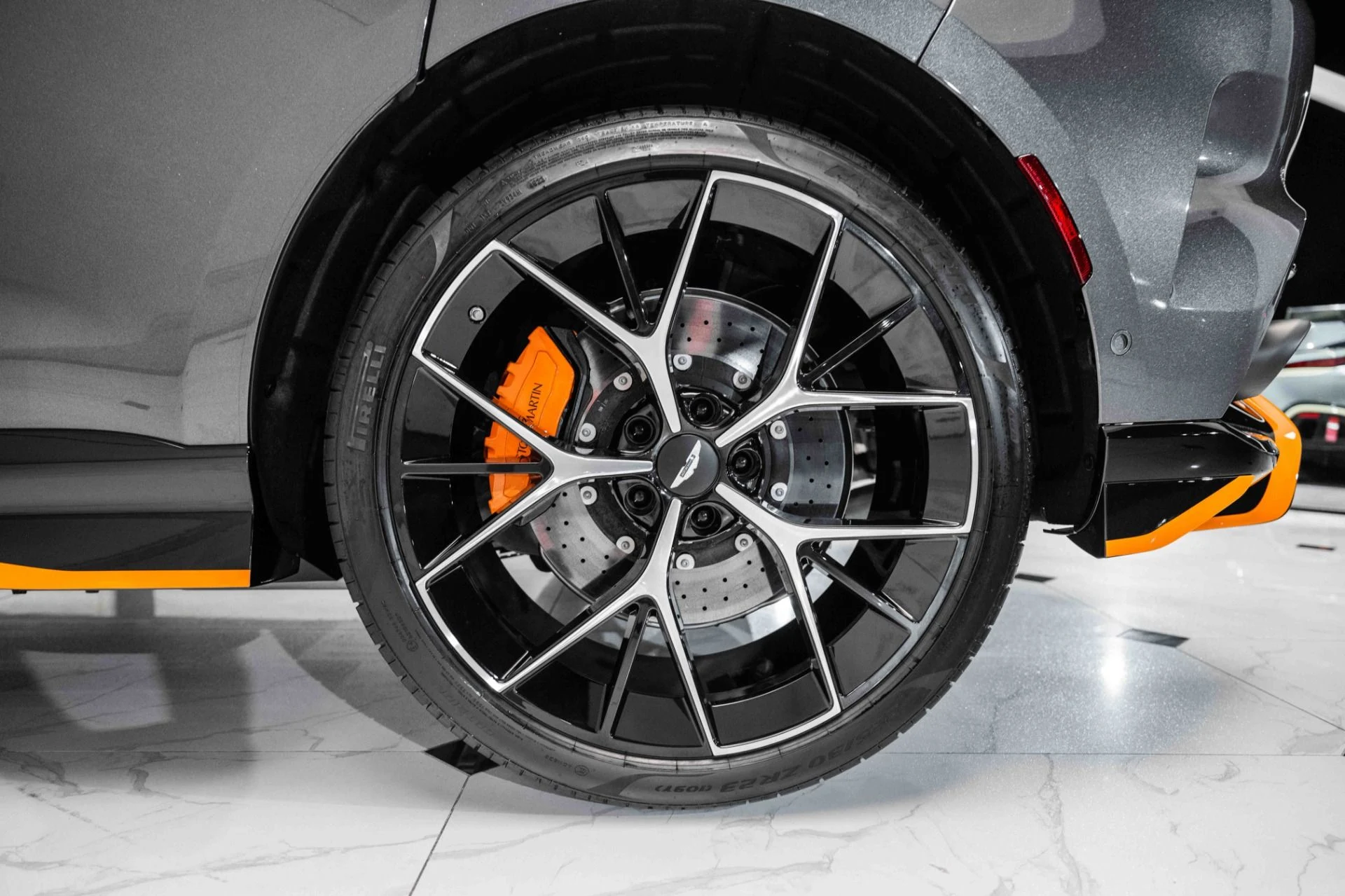 mph055_4138796770_New_2025_Aston_Martin_DBX_707_1724508041_cb029c7706