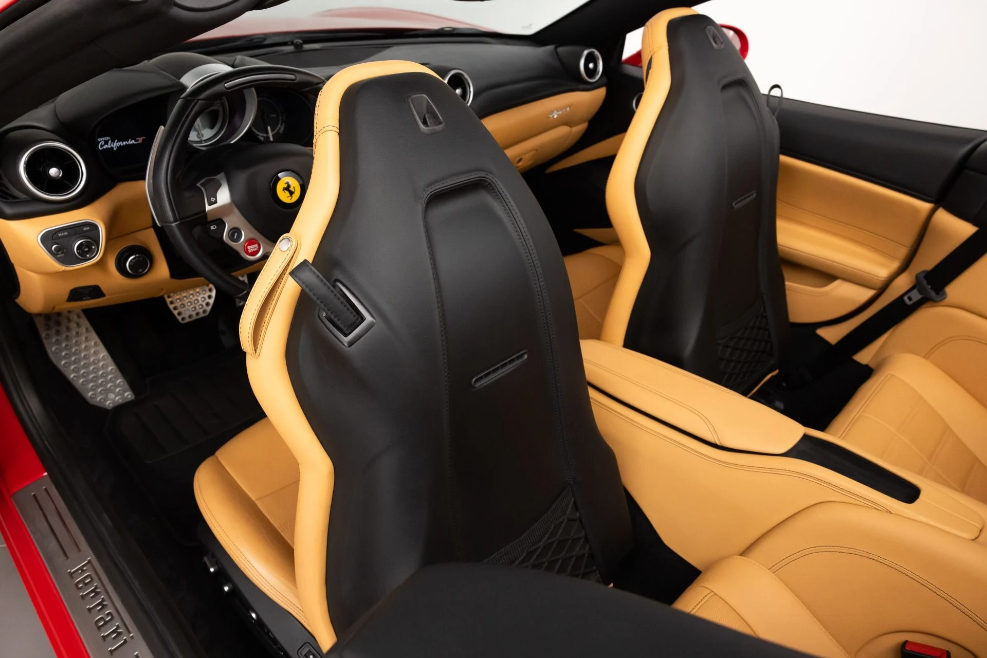 mph055_4157401387_Used_2017_Ferrari_California_T_1784583649_1f8204c6b6