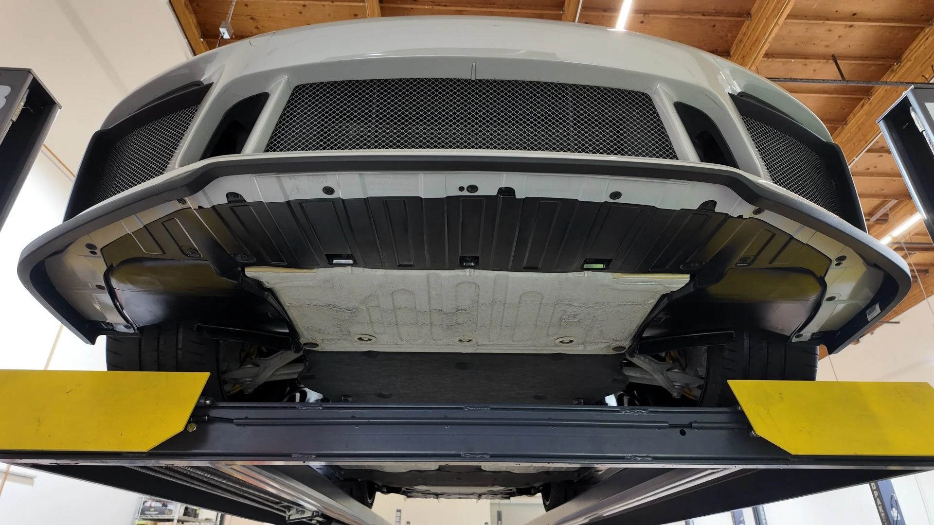 mph055_4206536180_Used_2019_Porsche_911_GT_3_RS_1758562096_48756c0615