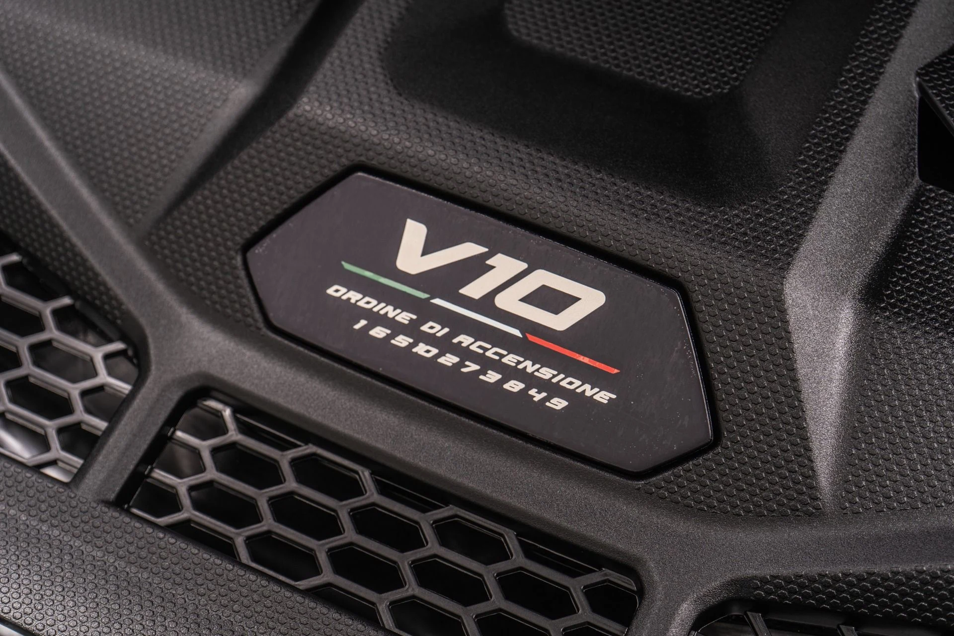 mph055_4208312628_Used_2024_Lamborghini_Huracan_Sterrato_1762382893_9000c7c31d