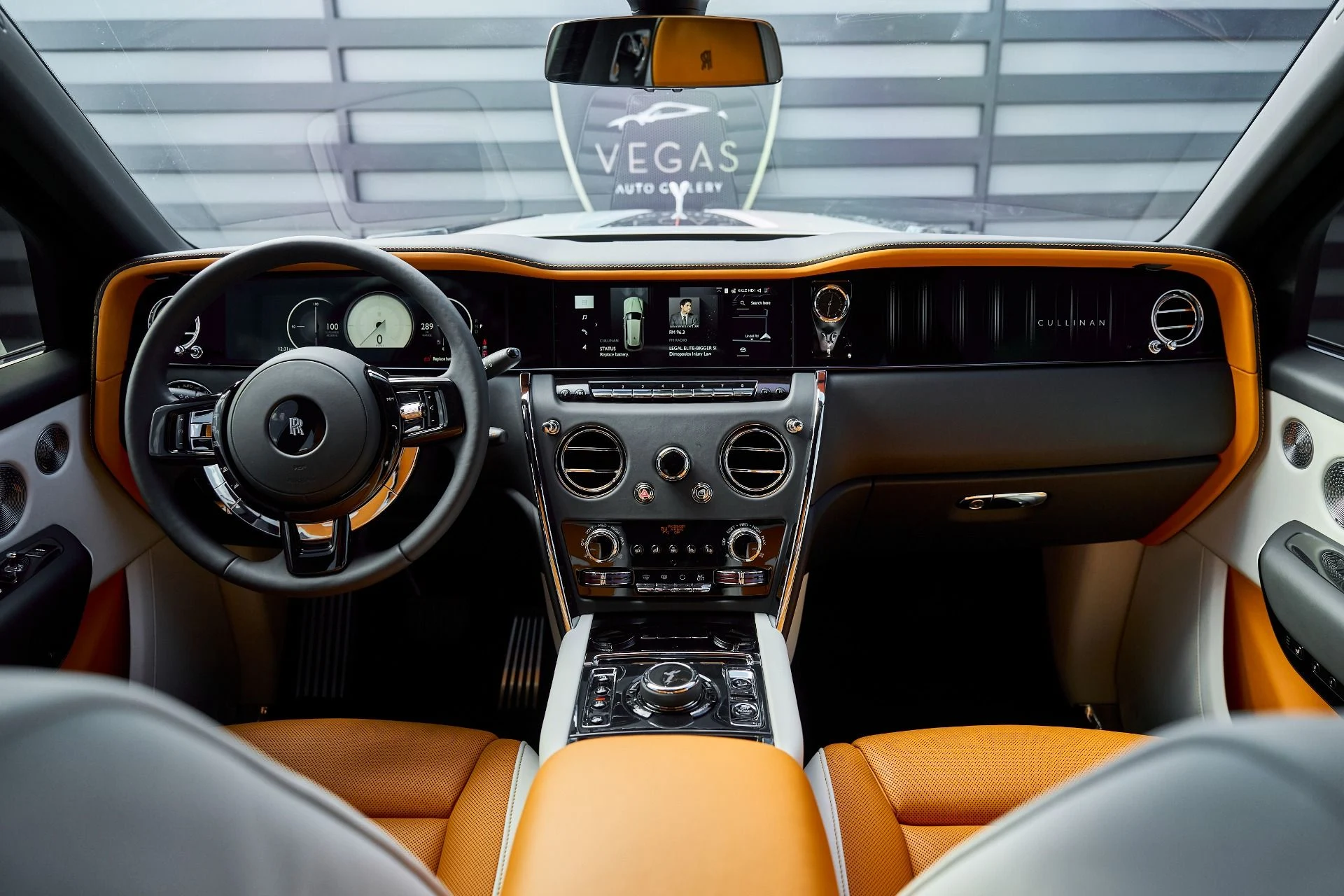 mph055_4255775848_Used_2026_Rolls_Royce_Cullinan_Base_1766884813_dce42c7a1f