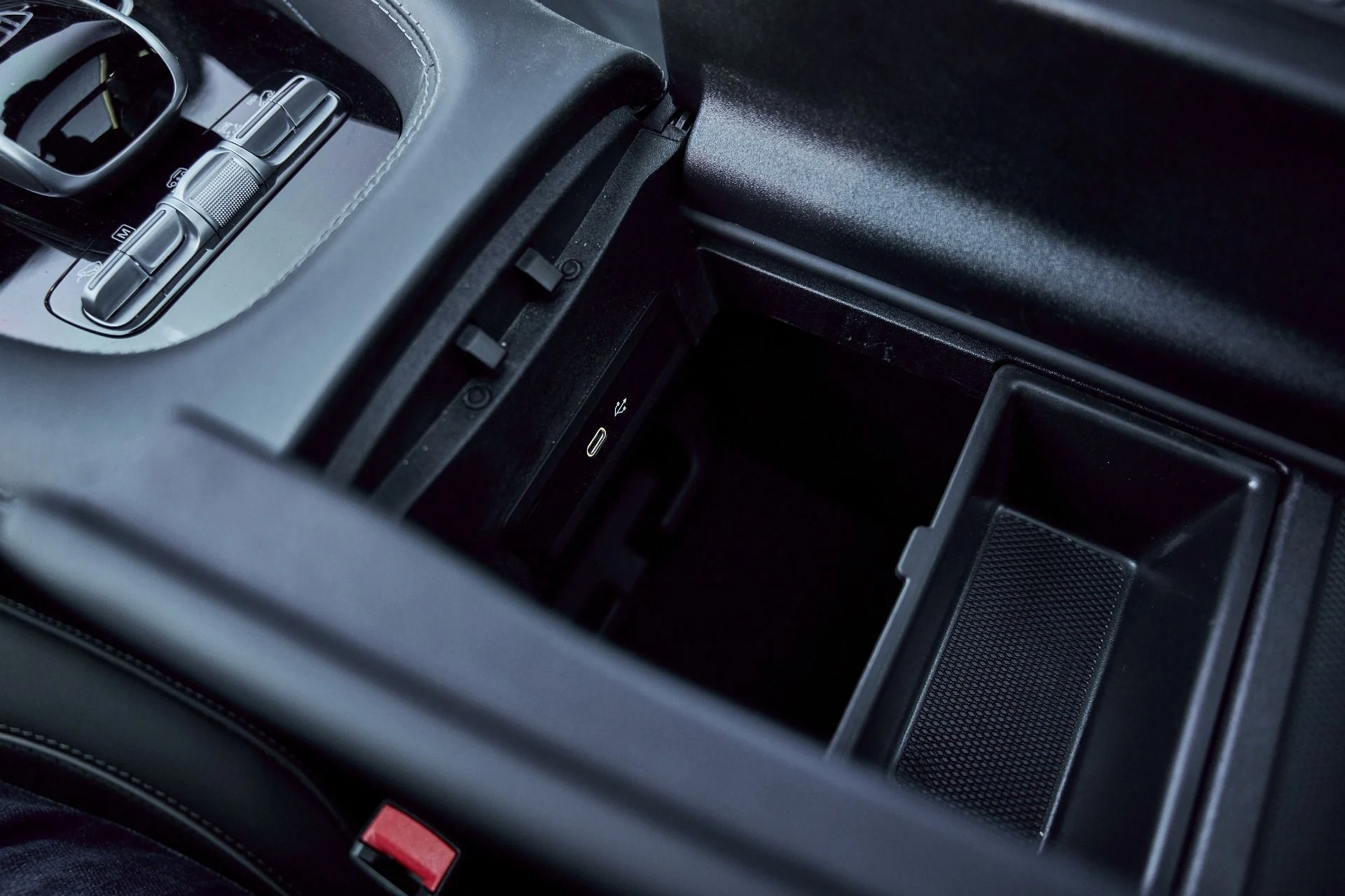 mph055_4282974844_Used_2024_Mercedes_Benz_GLS_Maybach_GLS_600_1766882874_9375c2fa72