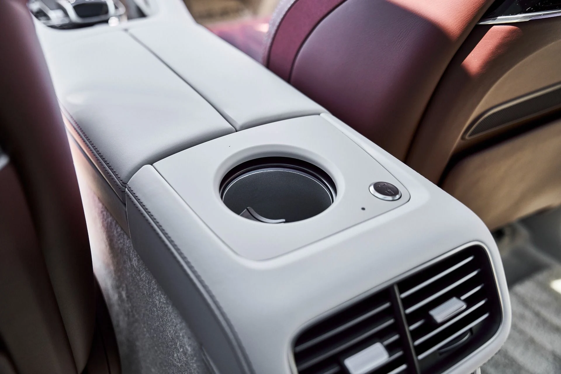 mph055_4284534408_Used_2026_Mercedes_Benz_GLS_Maybach_GLS_600_1777074144_9057aeb2d2