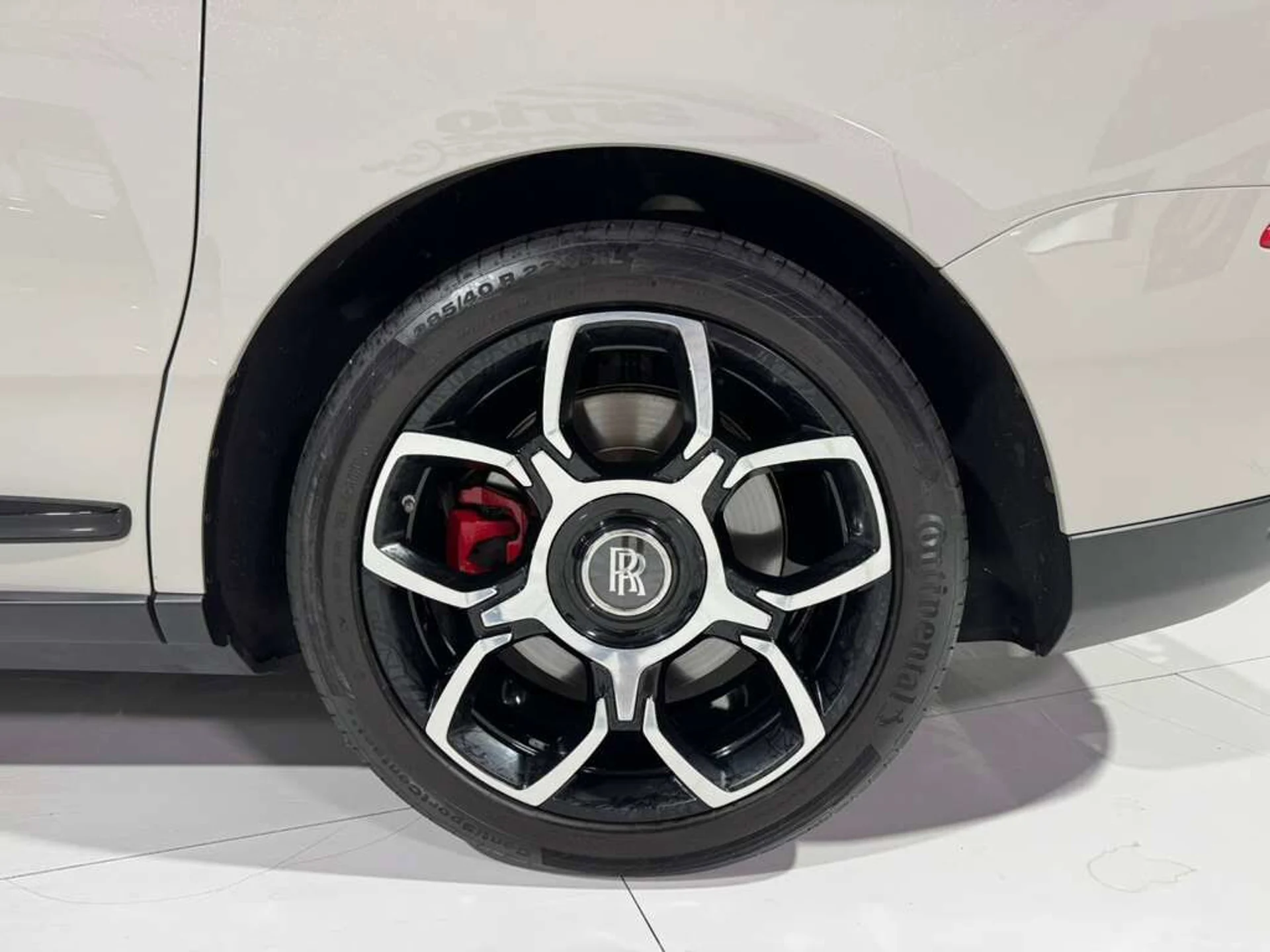 mph055_440958144_1292a22b64d38fbc73469b4f4ec16919_53904595b5