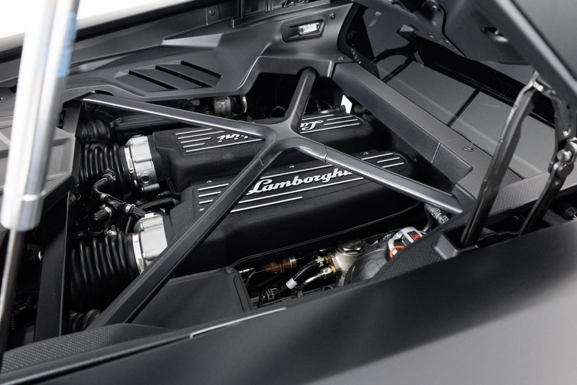 mph055_452781341_Used_2023_Lamborghini_Huracan_EVO_1790005636_e3ae2dc169