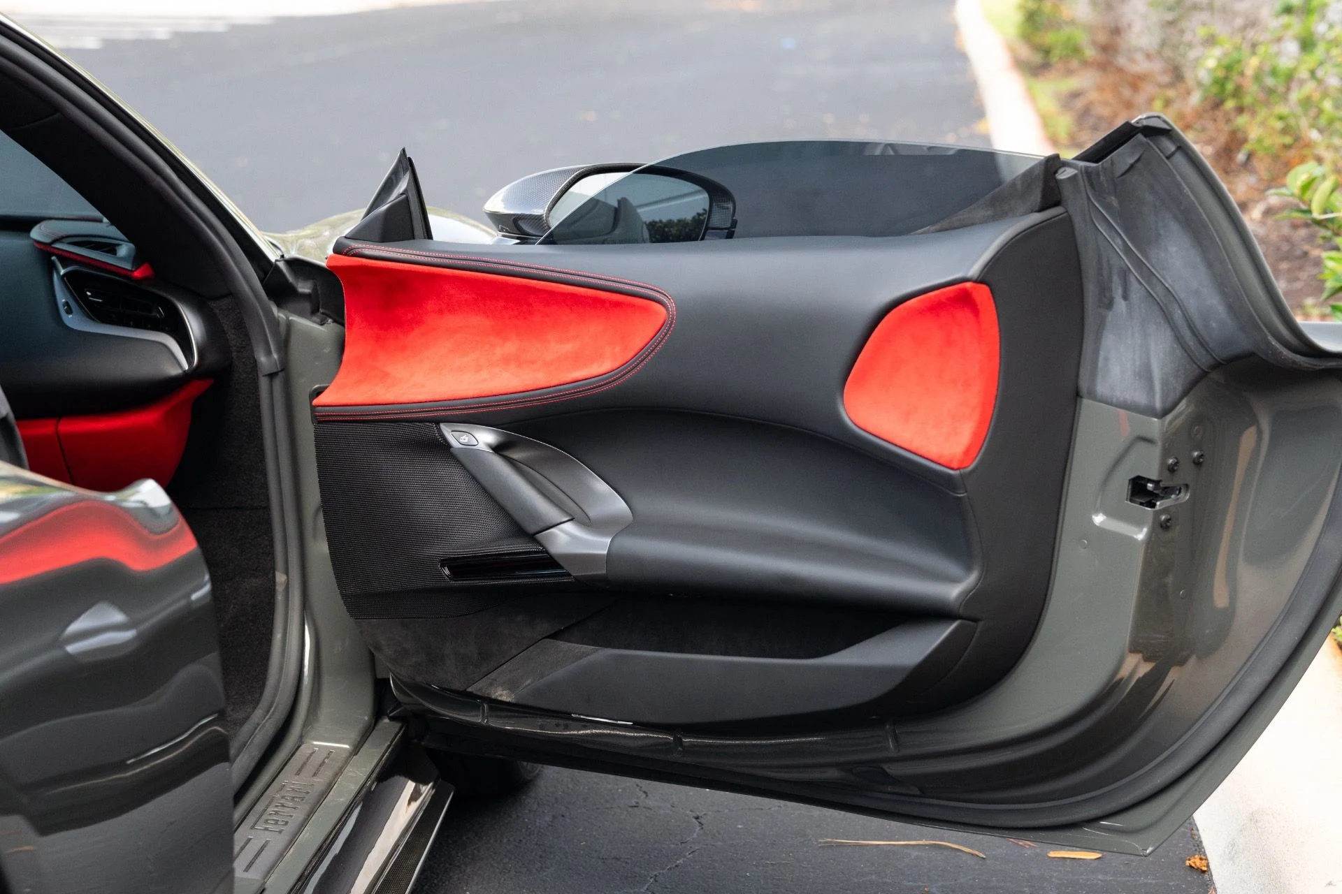 mph055_487793076_Used_2022_Ferrari_SF_90_Stradale_1772648801_b271e565dc