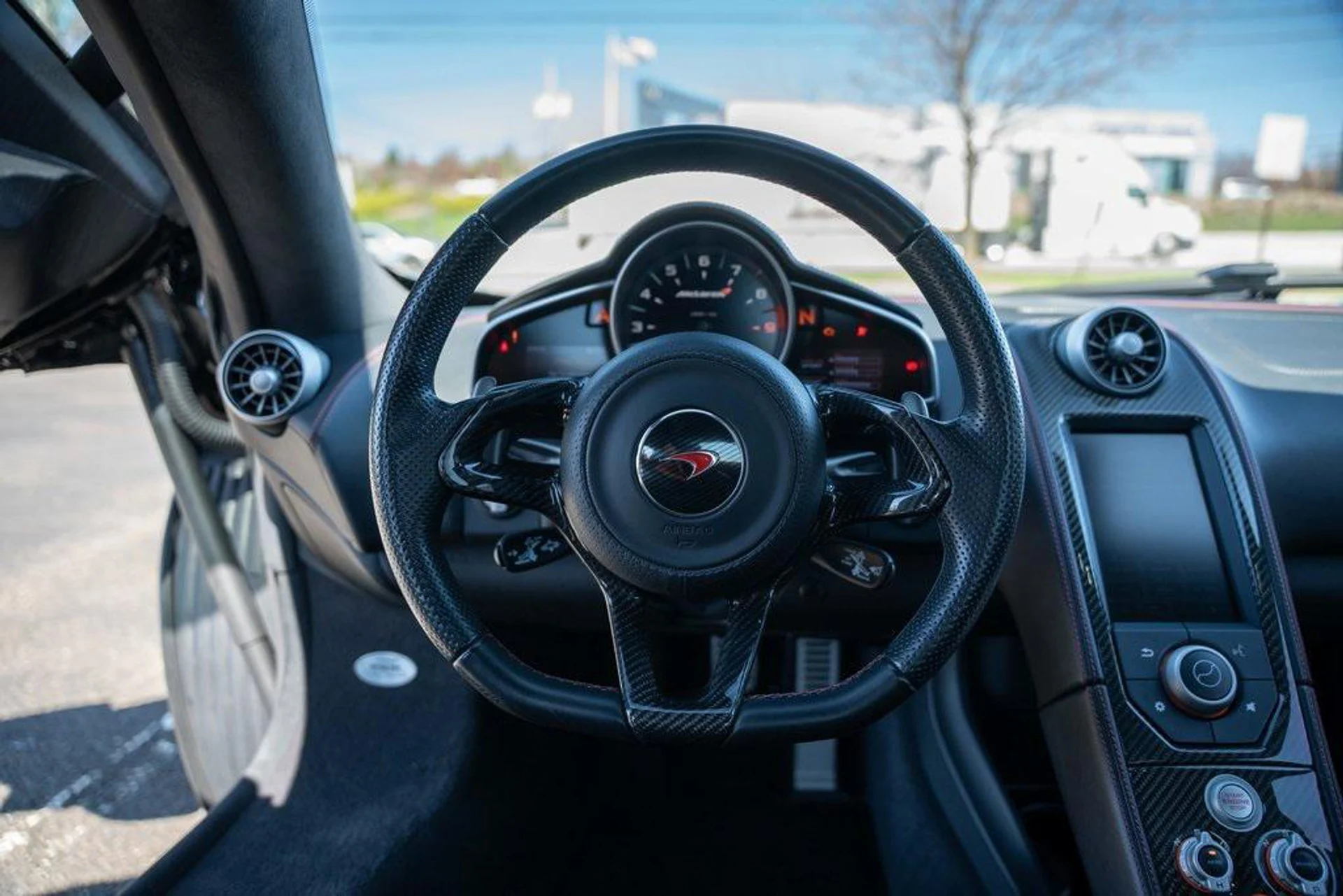 mph055_516051808_E4_U2v1_JY_Wime_JM_4_B_Dmoufsxg_JAY_8bfefa5e35