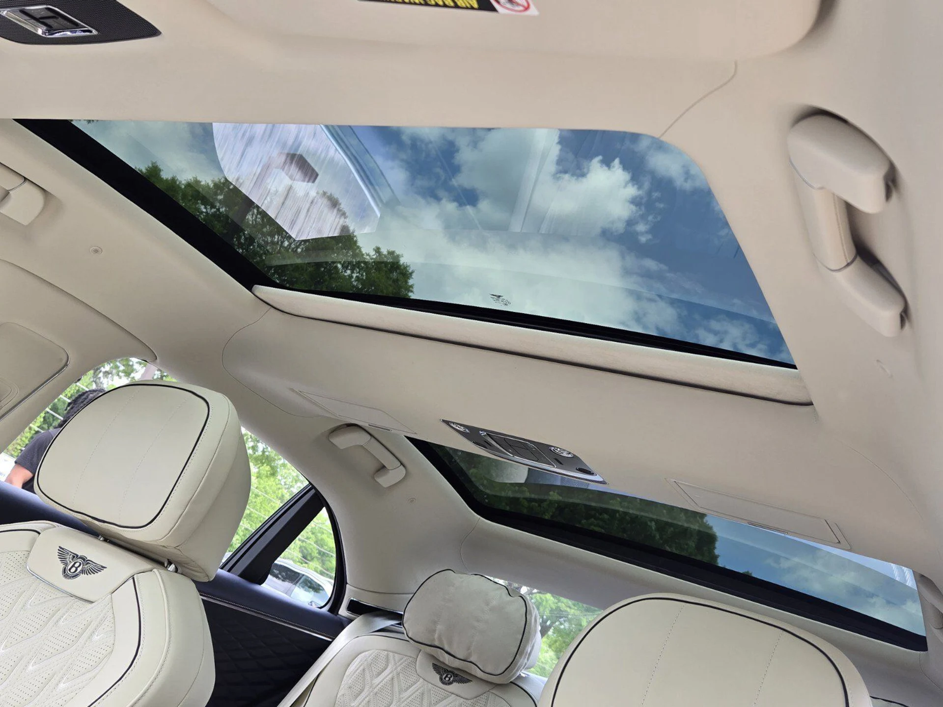 mph055_545938007_f3f4193dd6d45bb4f24f35e858ee2a35x_d4270f6619