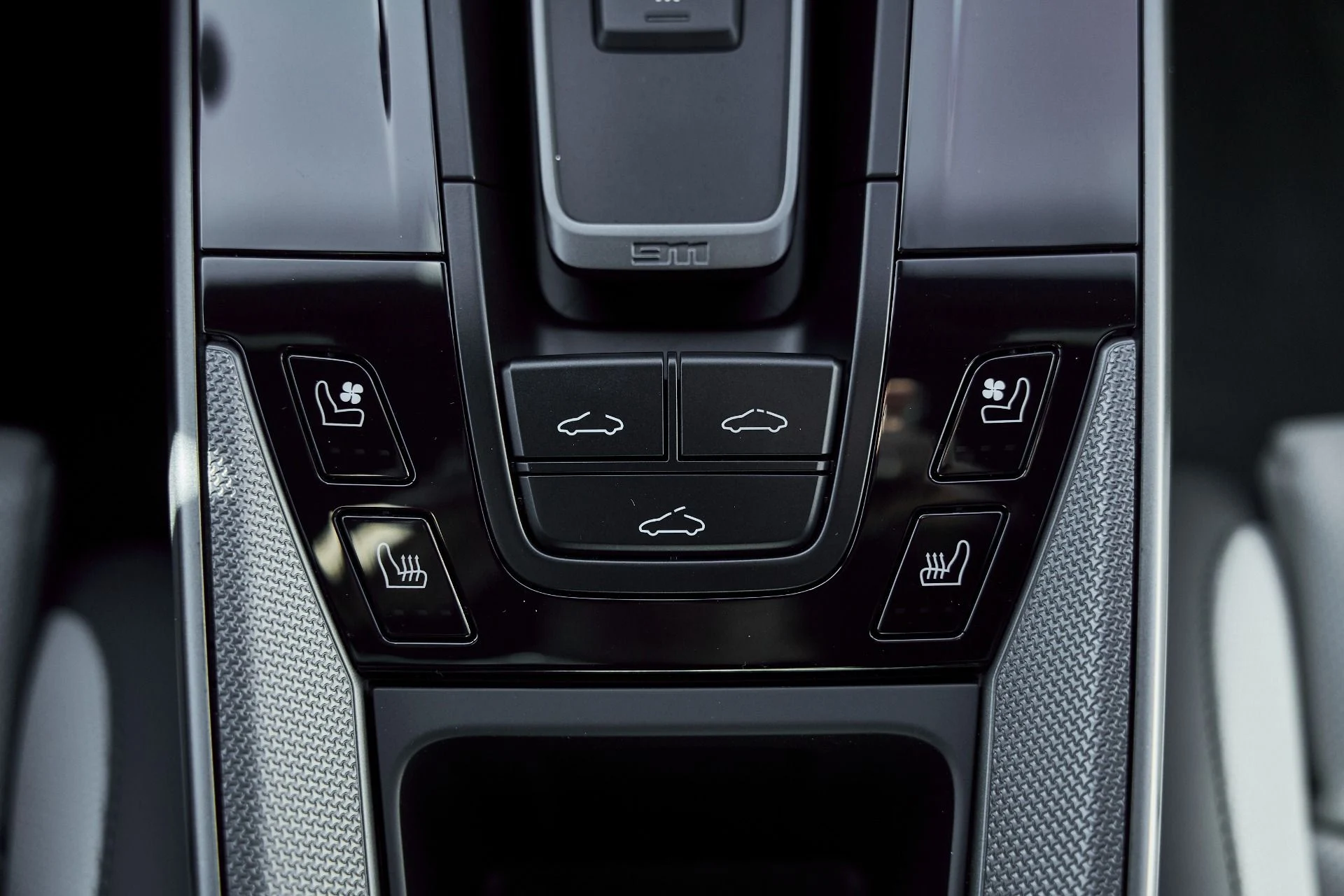 mph055_547925852_Used_2025_Porsche_911_Carrera_1768012401_f403890b34