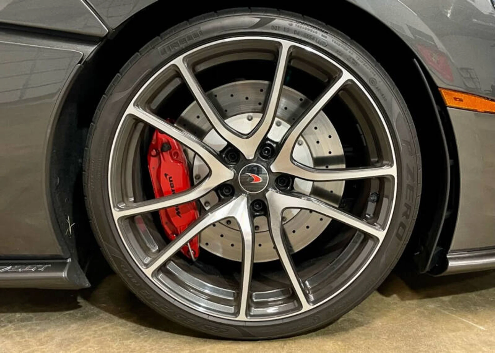 mph055_571278281_2017_mclaren_570gt_base_2dr_coupe_61bfc79140
