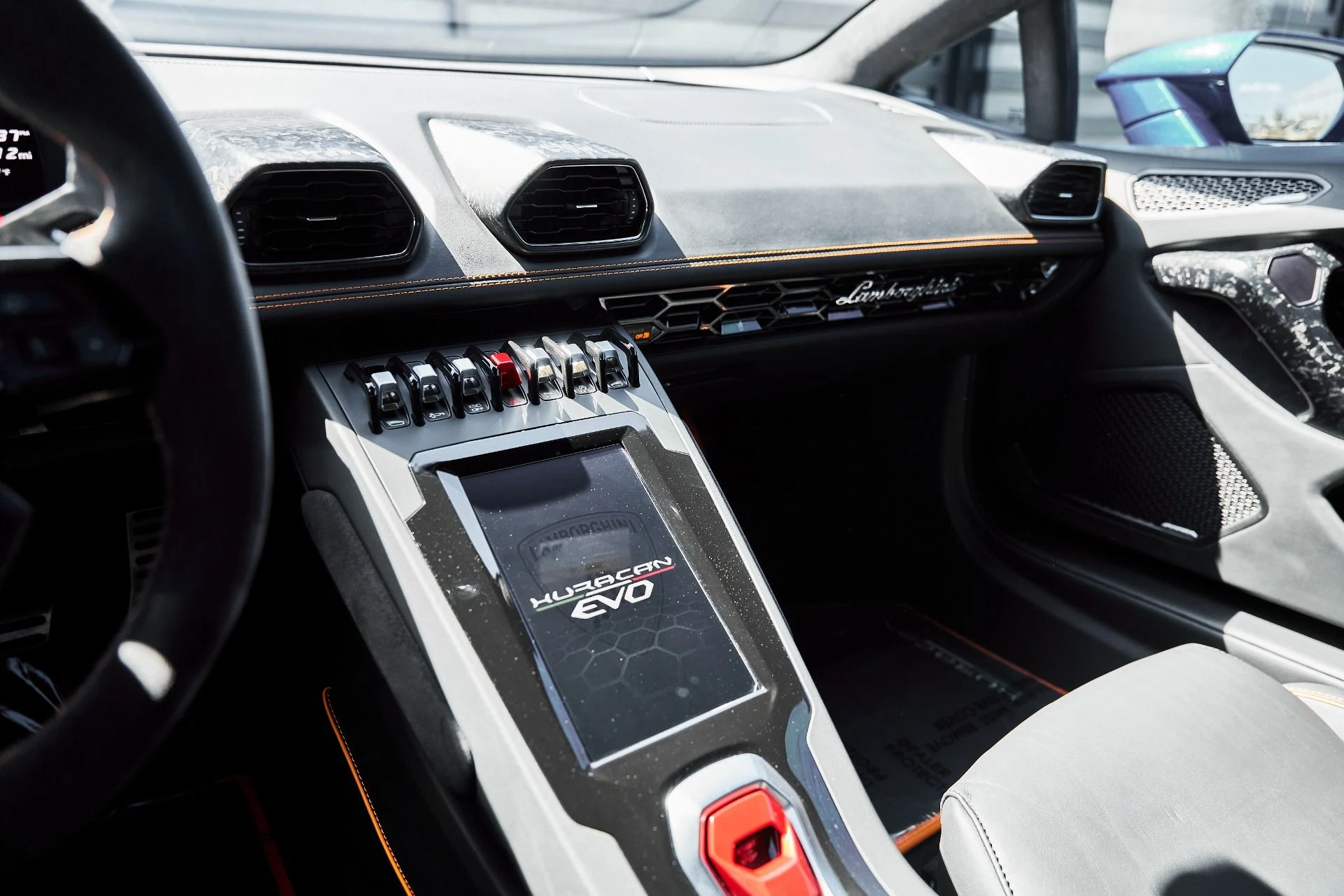 mph055_598773149_Used_2020_Lamborghini_Huracan_EVO_Base_1777394865_a64c9dc553