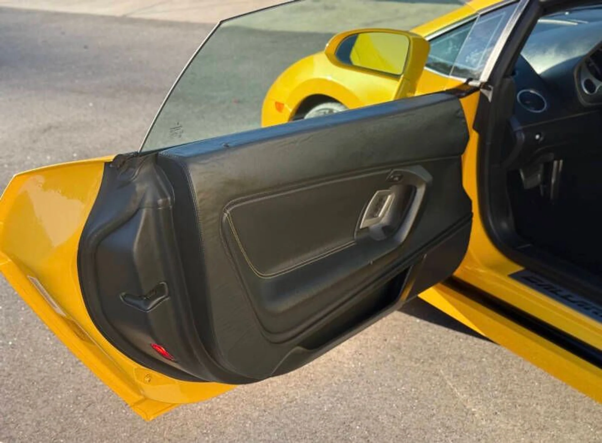 mph055_605312945_2008_lamborghini_gallardo_base_awd_2dr_coupe_d412ac01d3