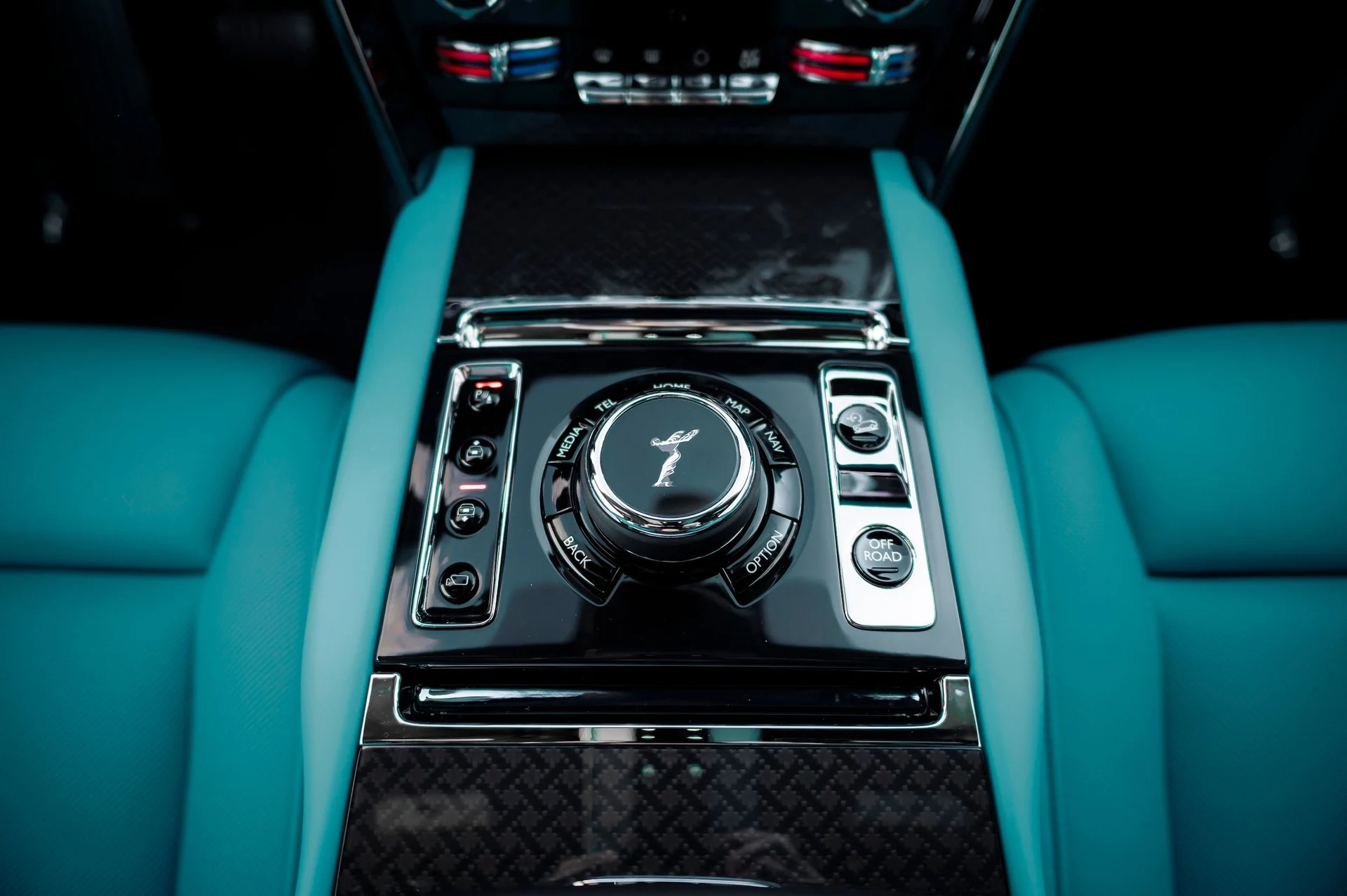 mph055_639778879_08cd601d85d9431d8064a8f0fefa4f63_aaf53e4480