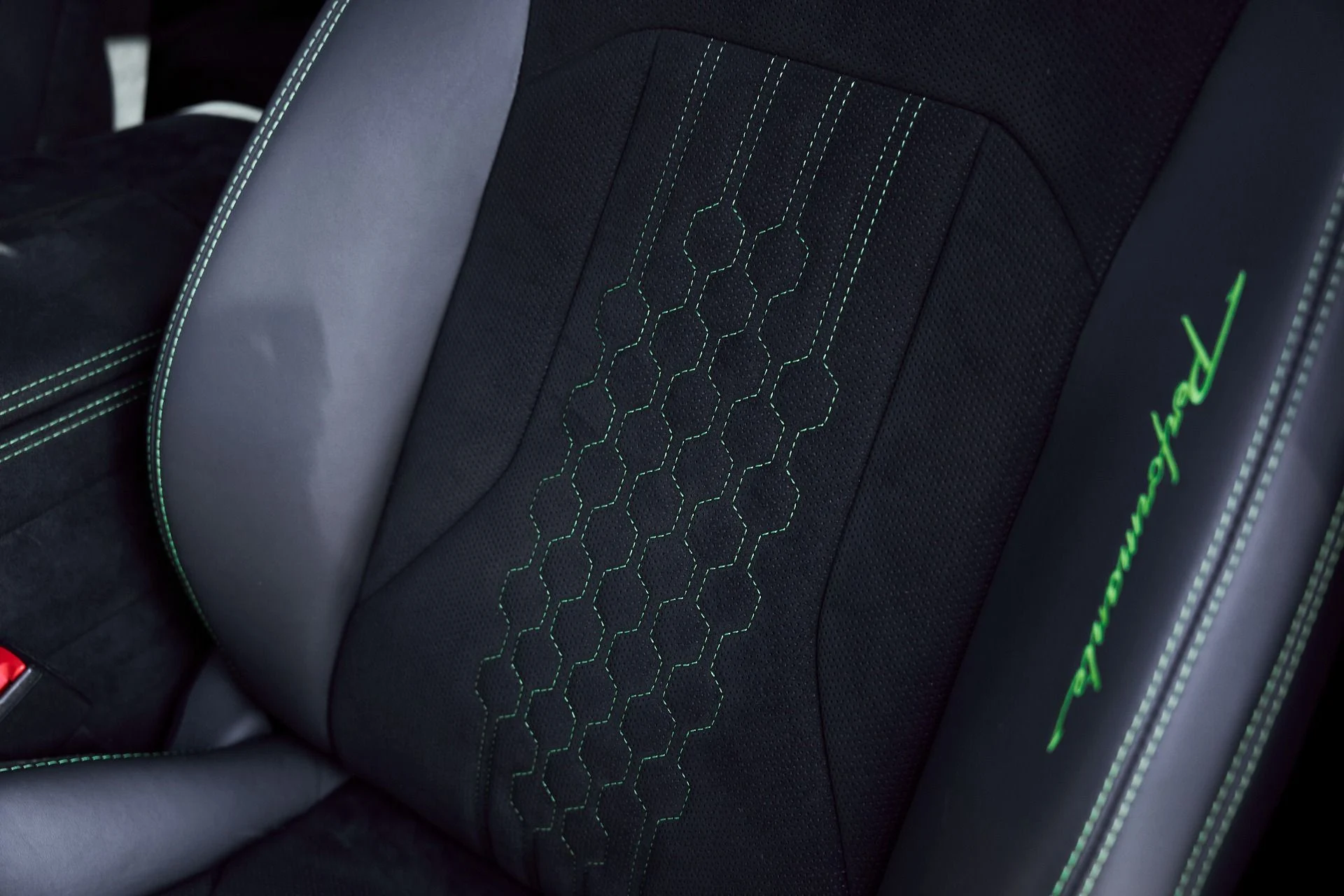 mph055_660357534_Used_2024_Lamborghini_Urus_Performante_1770171903_acf4b4e535