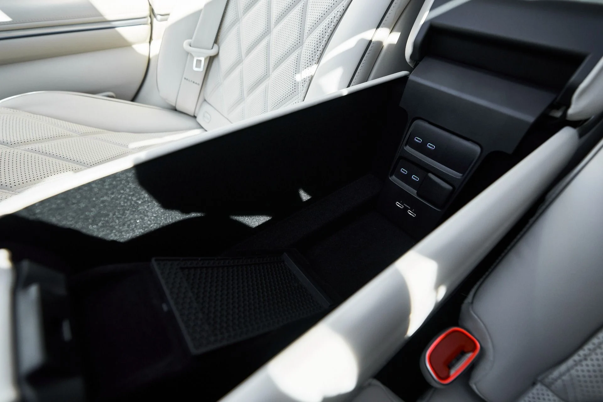 mph055_661595429_Used_2025_Mercedes_Benz_S_Class_Maybach_S_680_1761611129_944b54c9fd