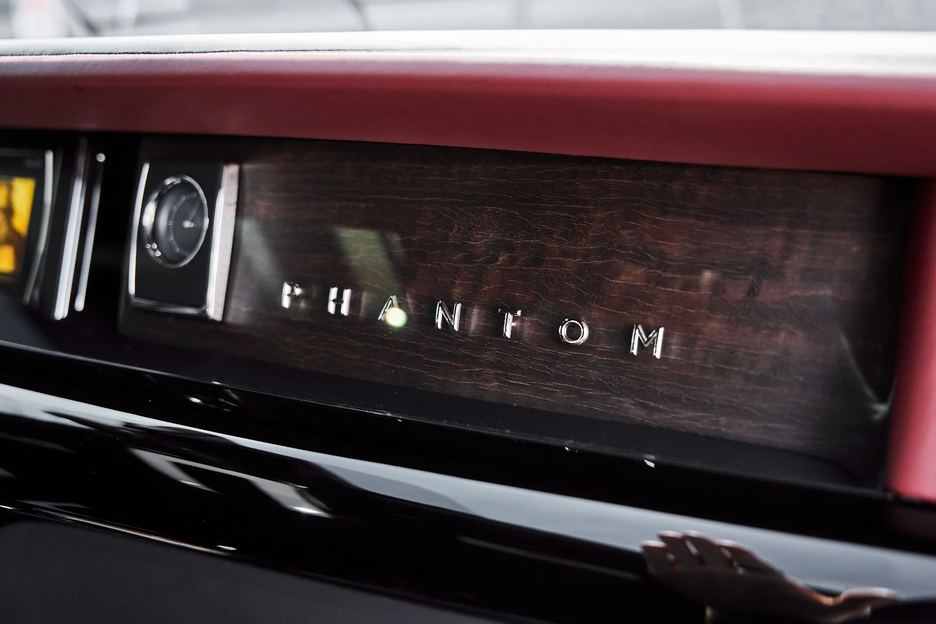 mph055_664794139_Used_2024_Rolls_Royce_Phantom_Base_1778172959_6c6270b241