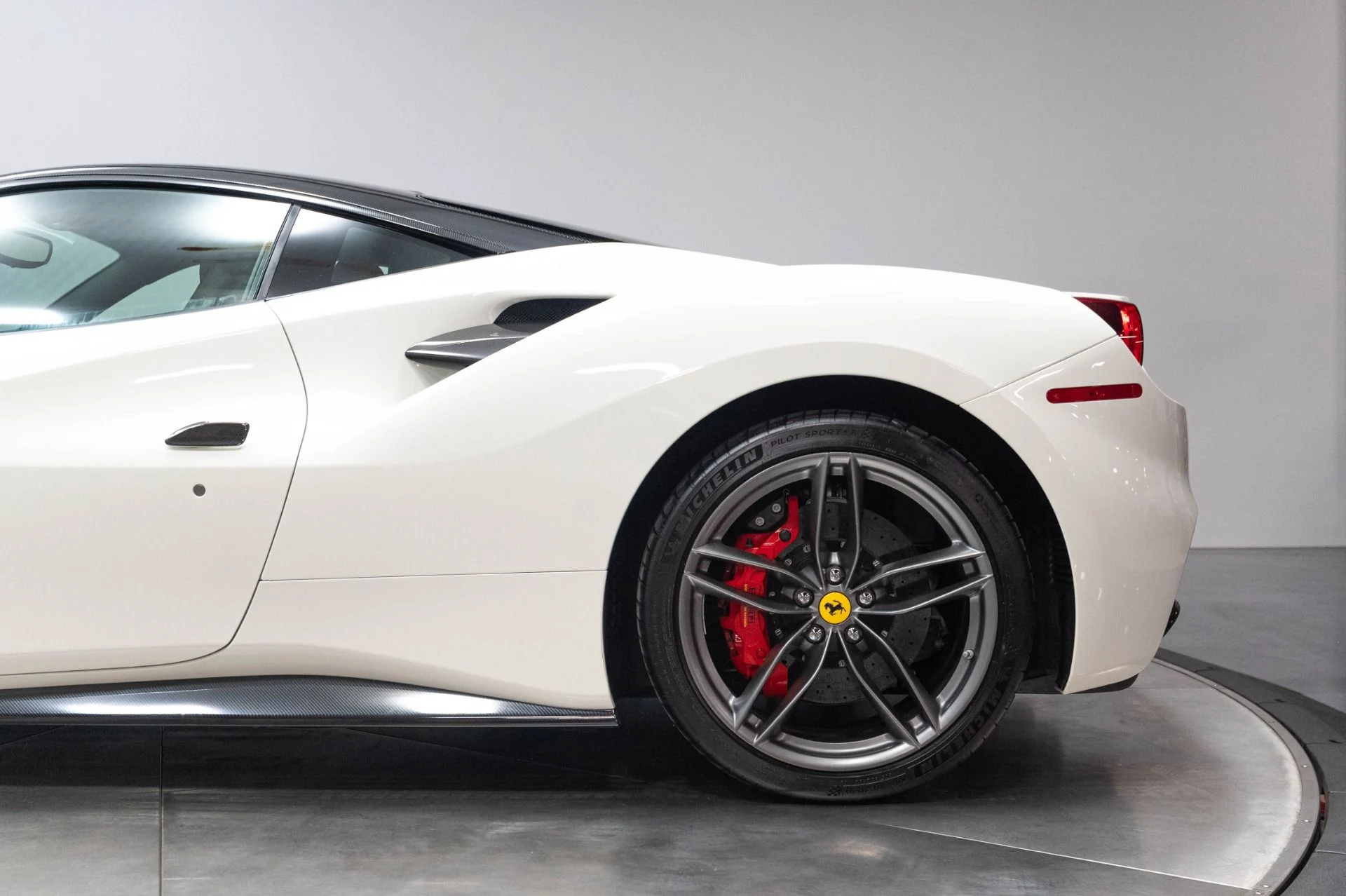 mph055_677901820_Used_2016_Ferrari_488_GTB_1783363377_e8d3363ac8