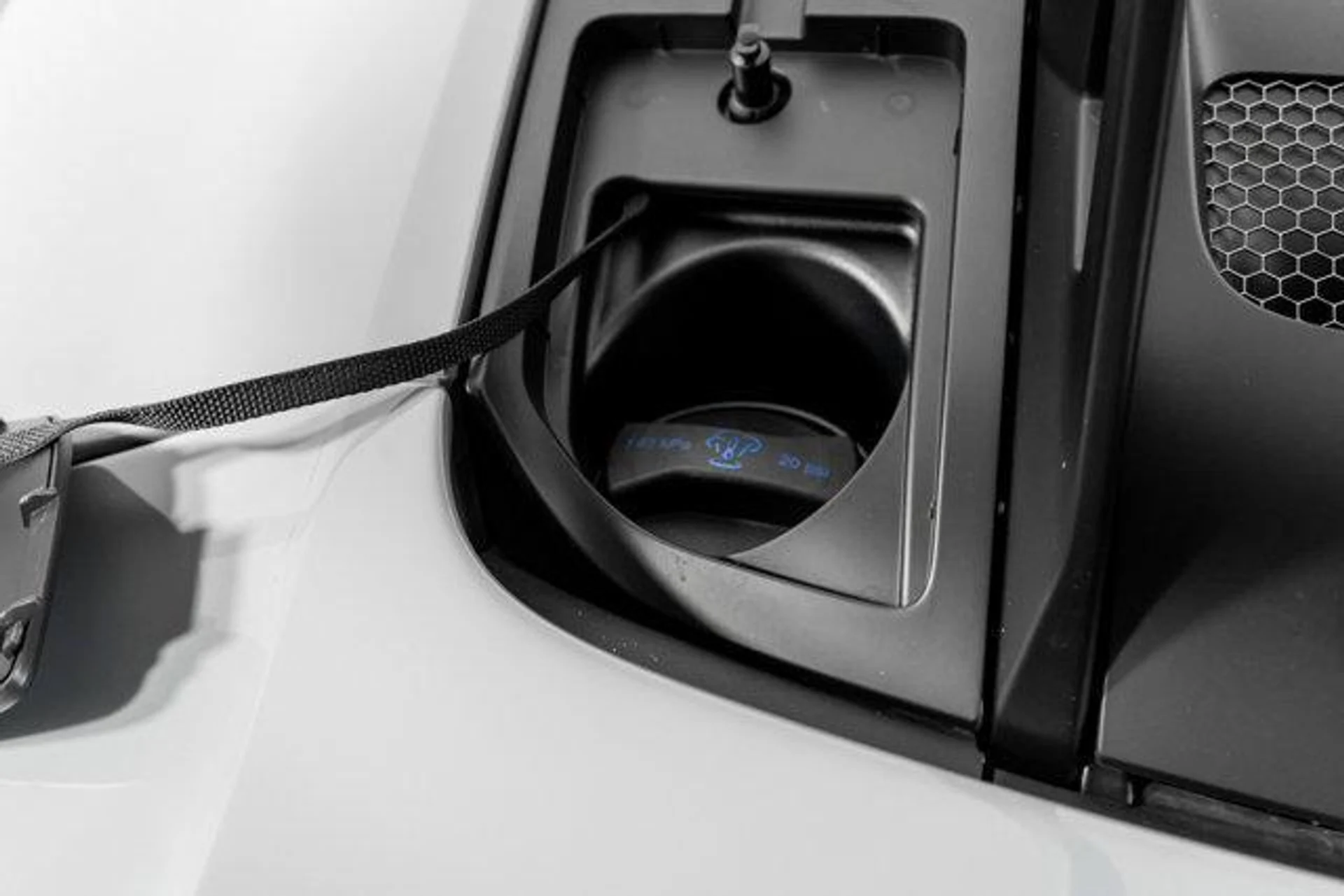 mph055_703063650_d1f_A_Op_U_Ij_V7hj_MC_Yt_GN_25_T_Rk33_M_832572264d