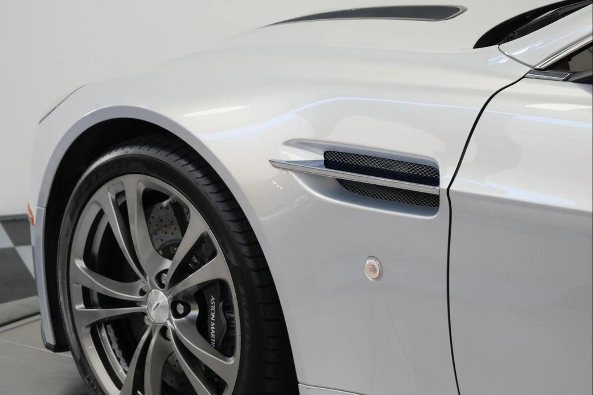 mph055_73122238_9t0m_Gyyq_Q4jq_UQ_76v_Vi_Ysd_H_Jc_Ao_9720c60898