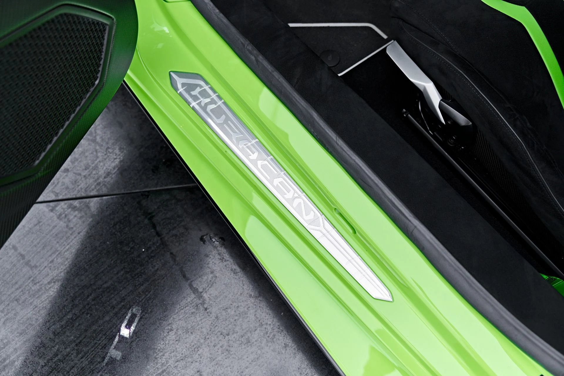 mph055_766897626_Used_2024_Lamborghini_Huracan_STO_Base_1791998280_b757c235cf