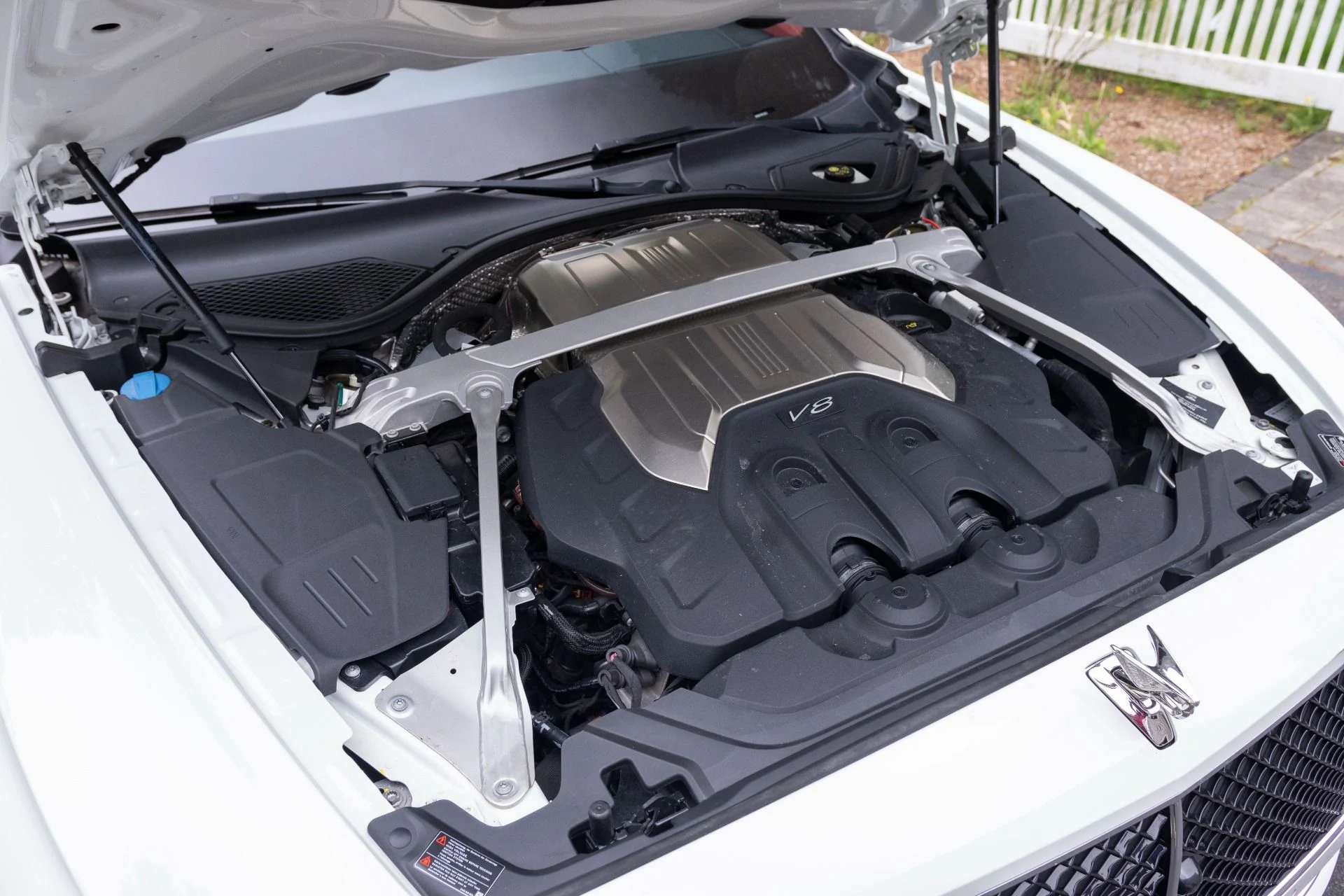 mph055_79318533_Used_2024_Bentley_Flying_Spur_V8_1779398452_70fac6edd6